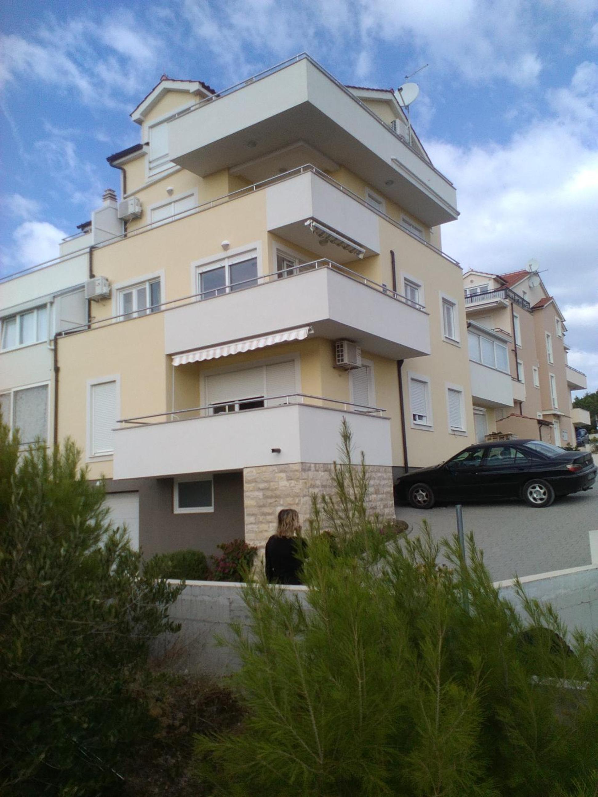 Two-Bedroom Apartment - Photo 20