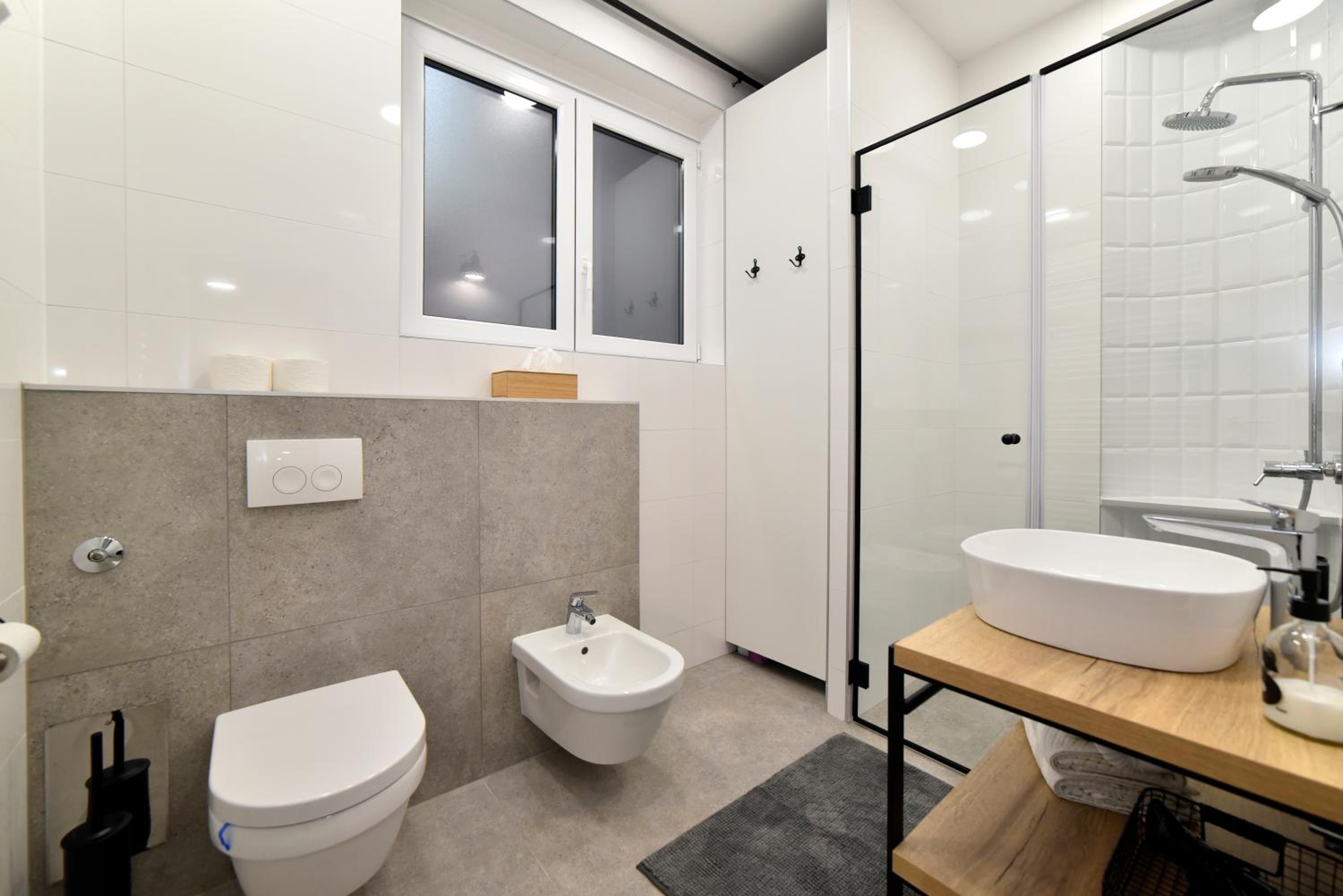 Deluxe Apartment - Photo 2