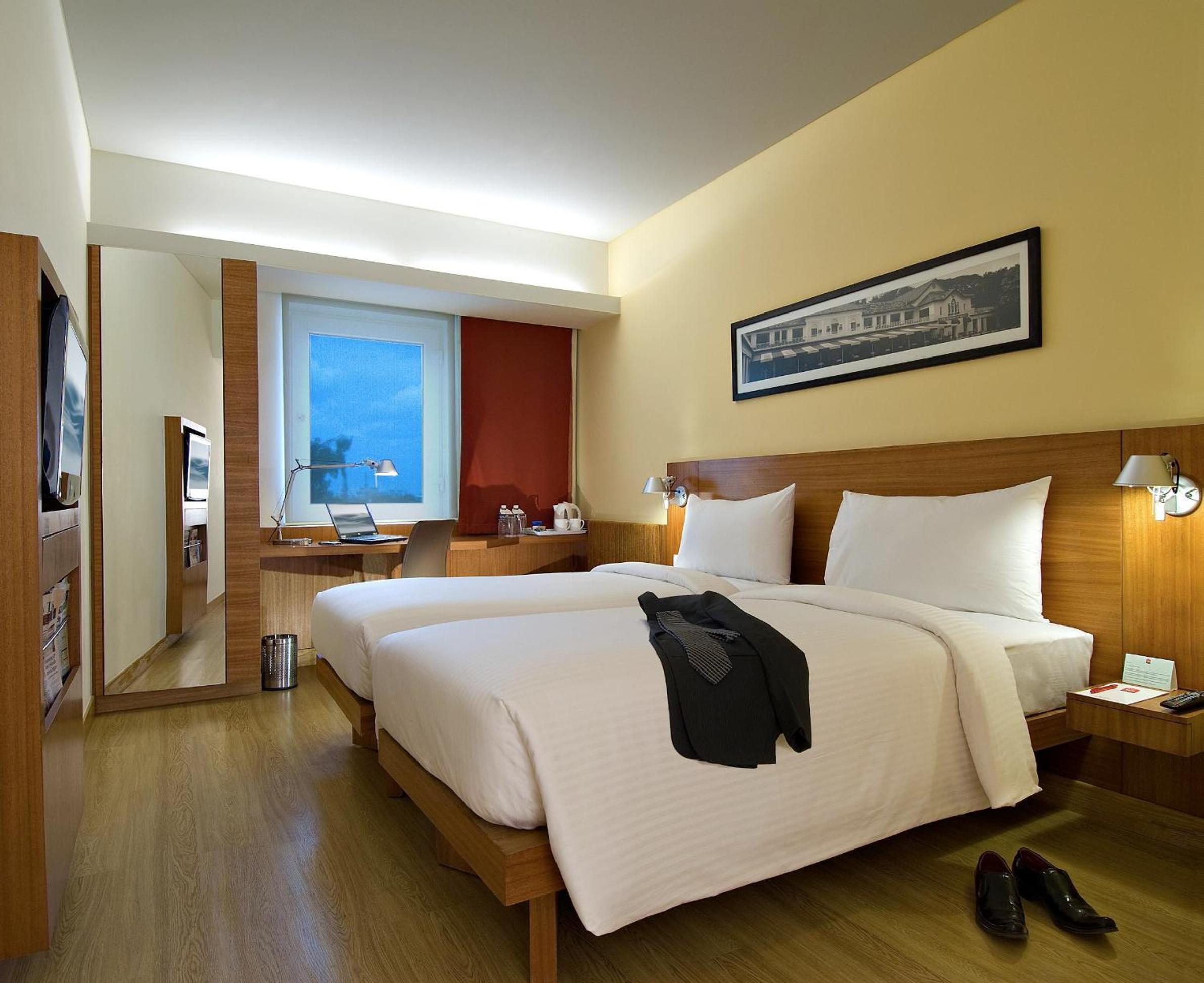 Standard Room with 2 Single Beds - Photo 6