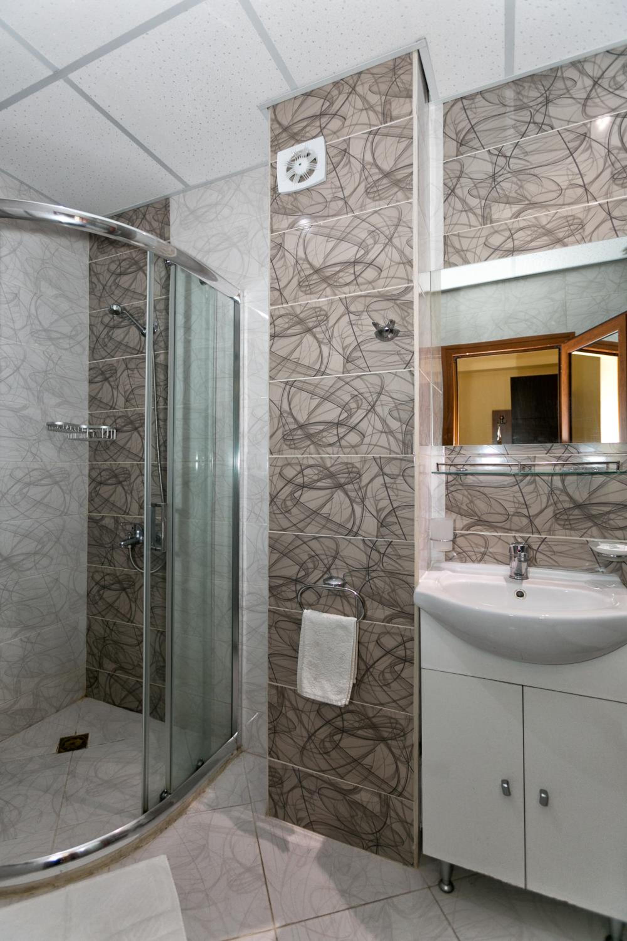 Two-Bedroom Apartment - Photo 4
