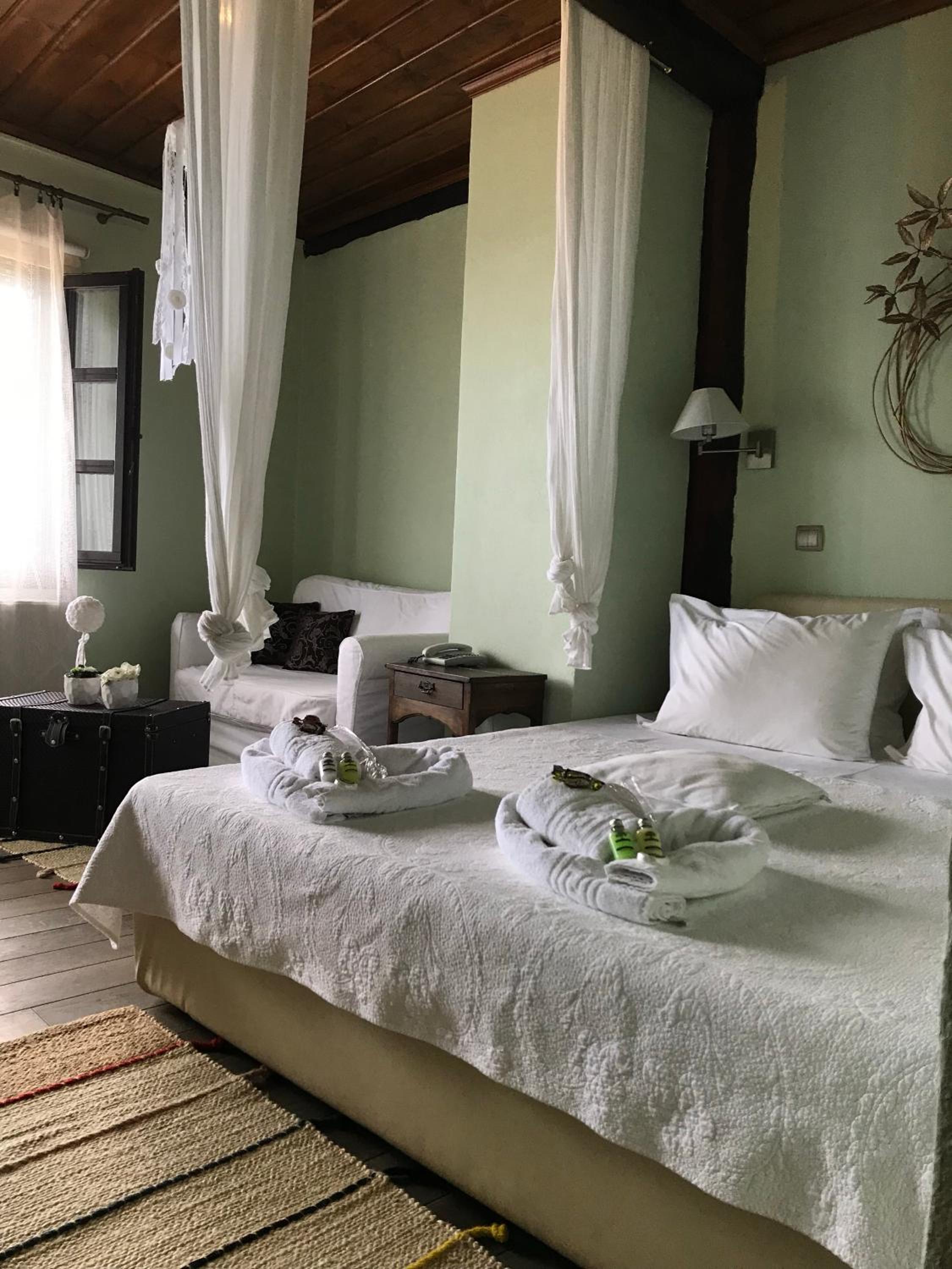Double or Twin Room with Village View - Photo 23