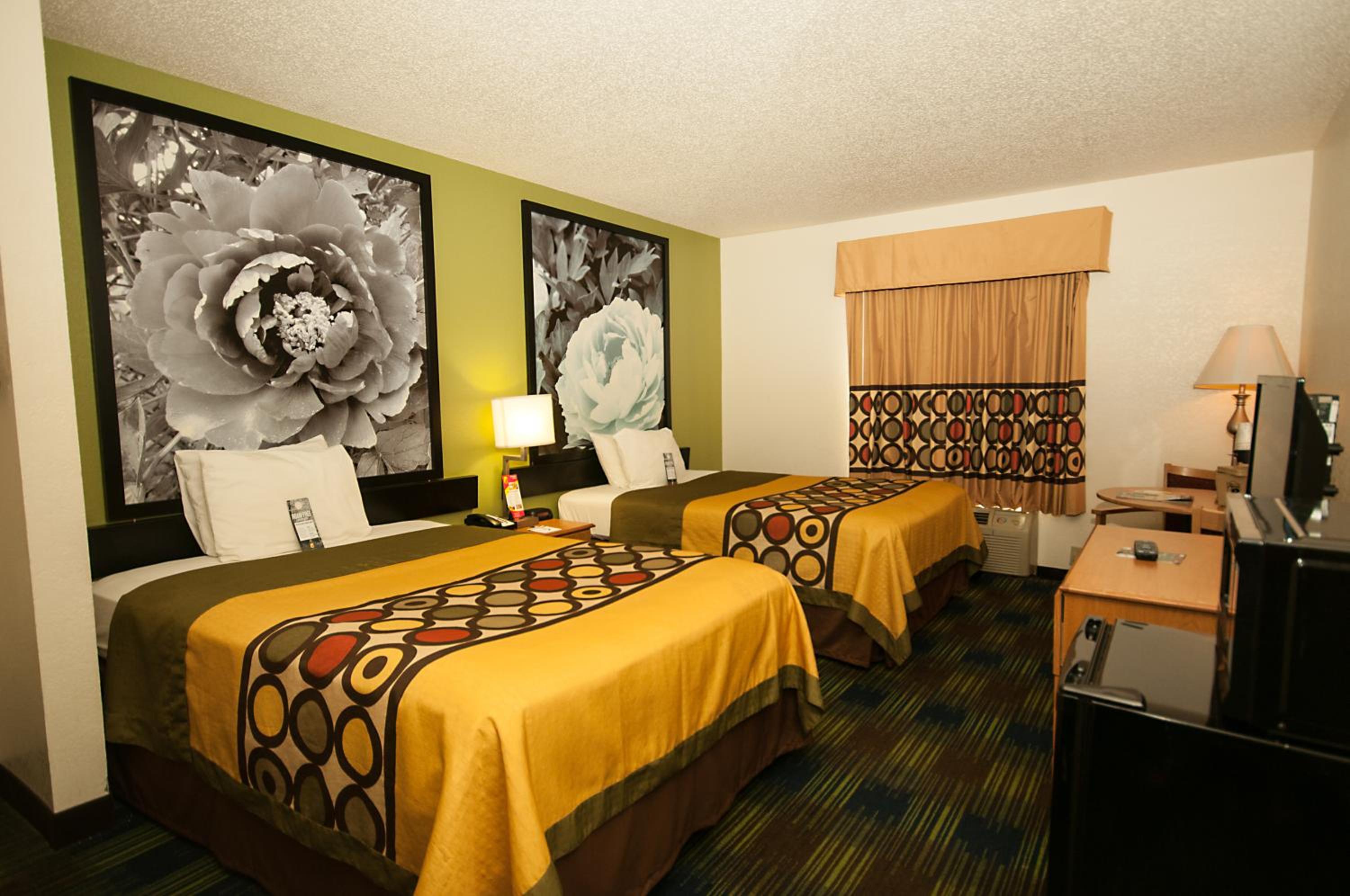 Double Room with Two Double Beds - Non-Smoking - Photo 5