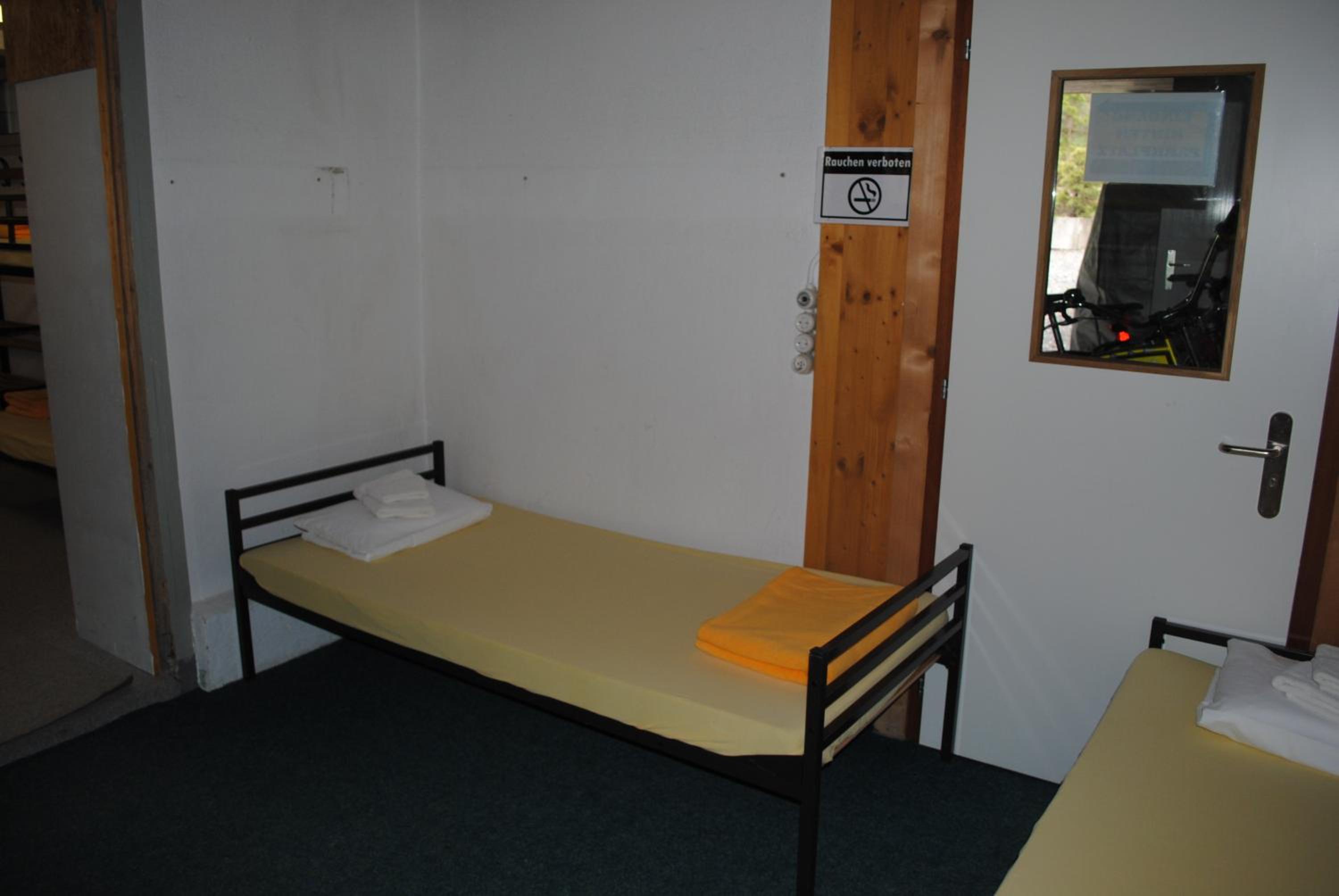 Single Bed in Mixed Dormitory Room photo 2