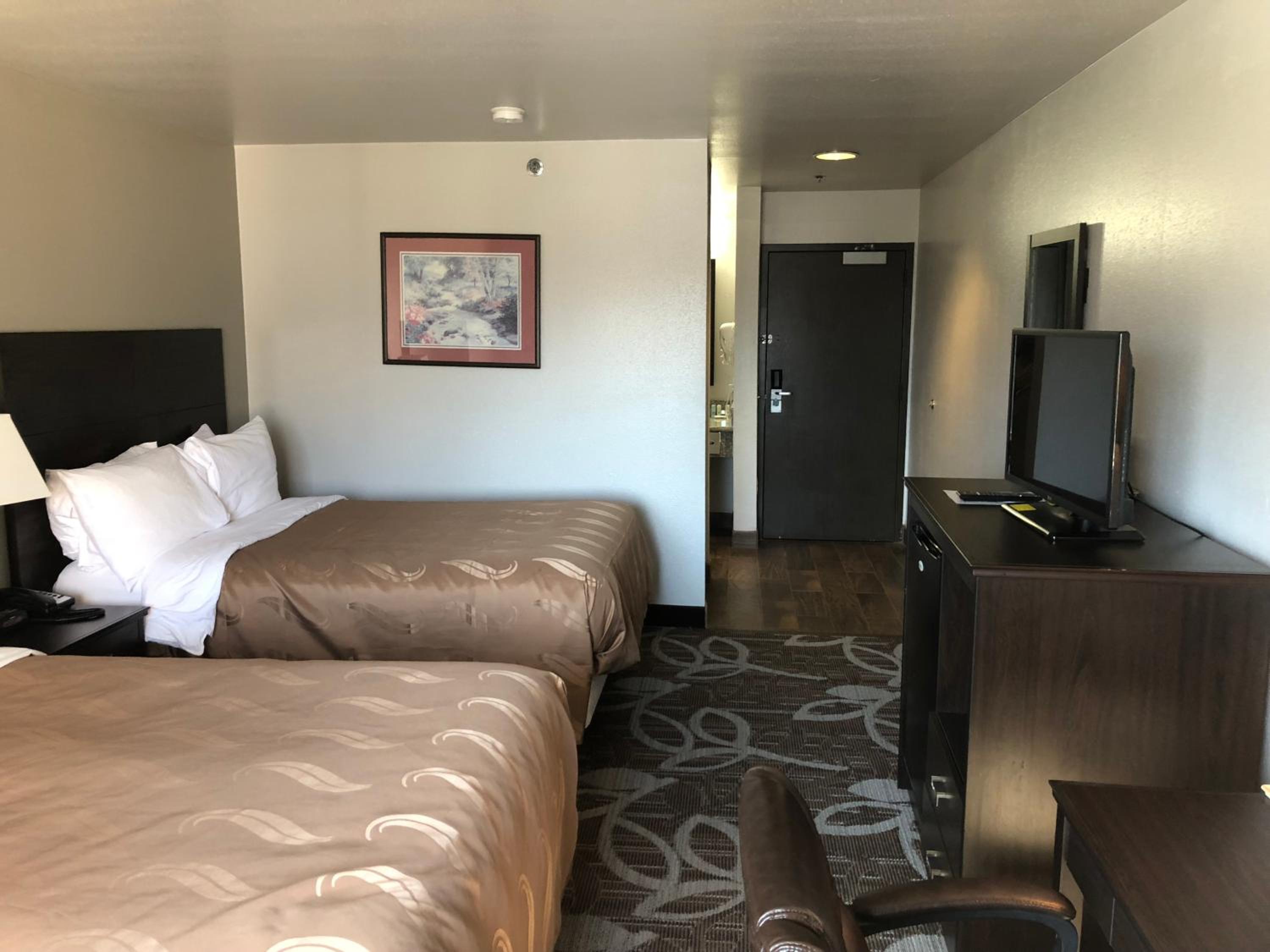 Double Room with Two Double Beds - Non-Smoking photo 2
