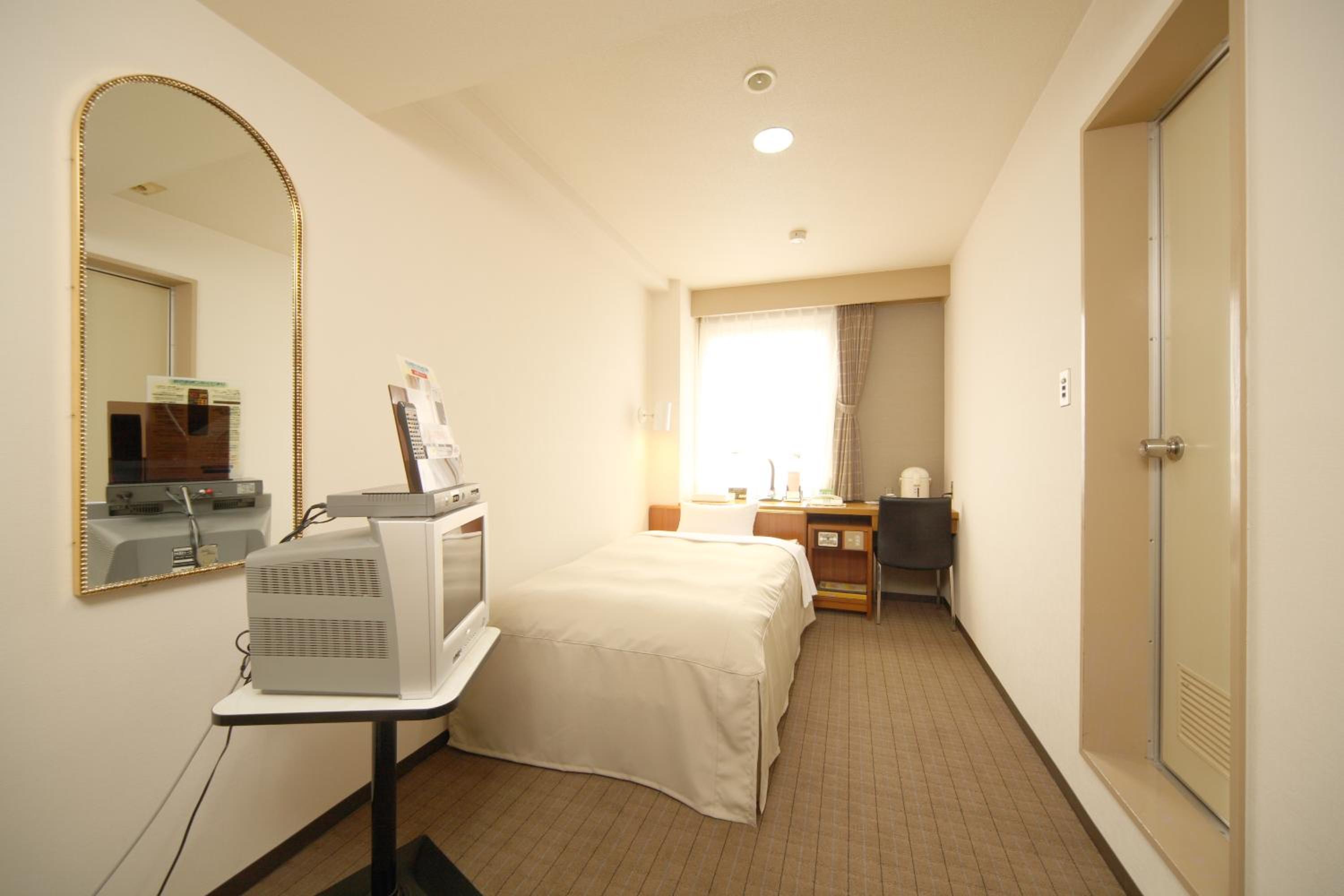 Standard Single Room - Smoking