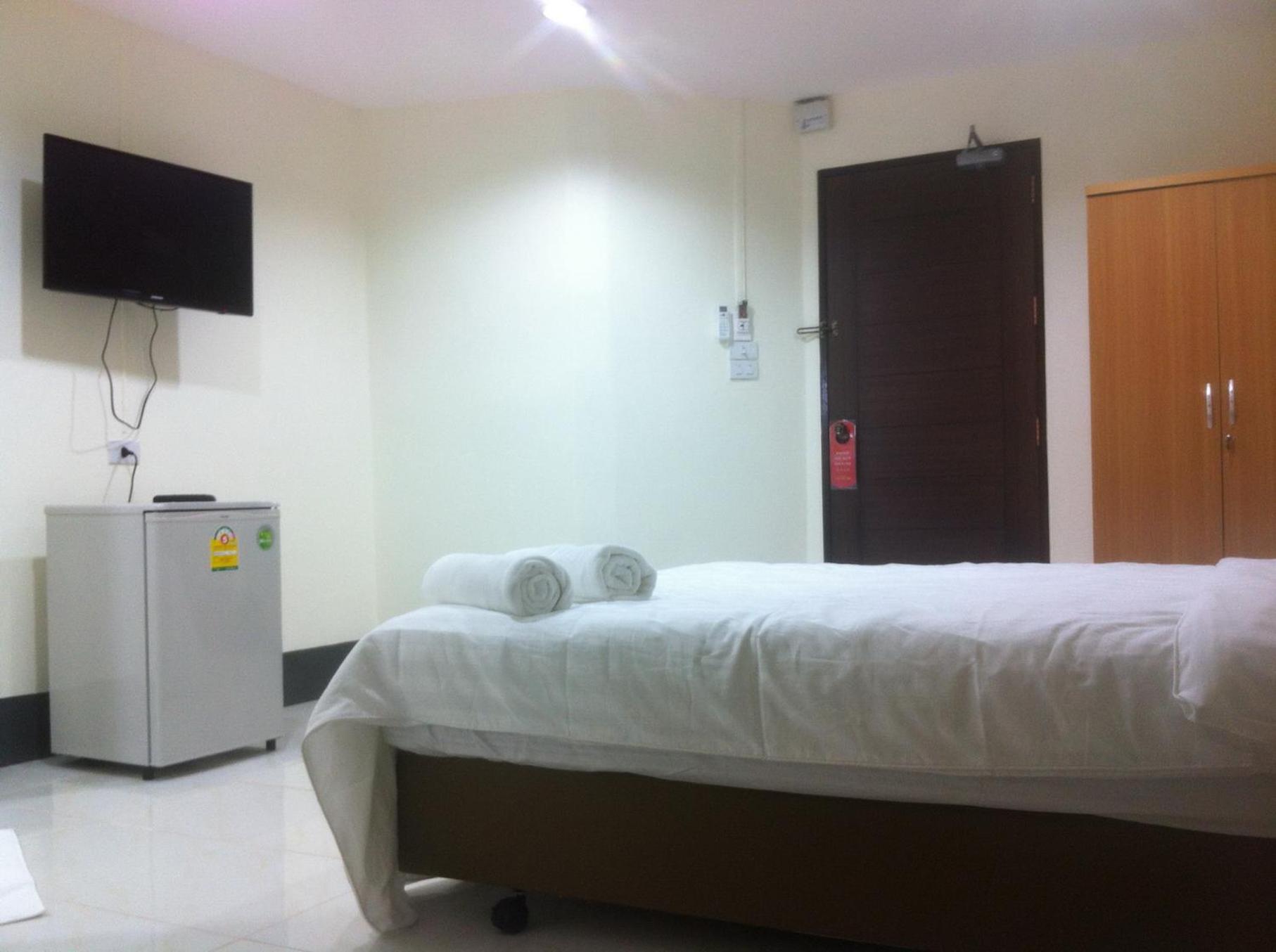 Queen Room - Photo 9