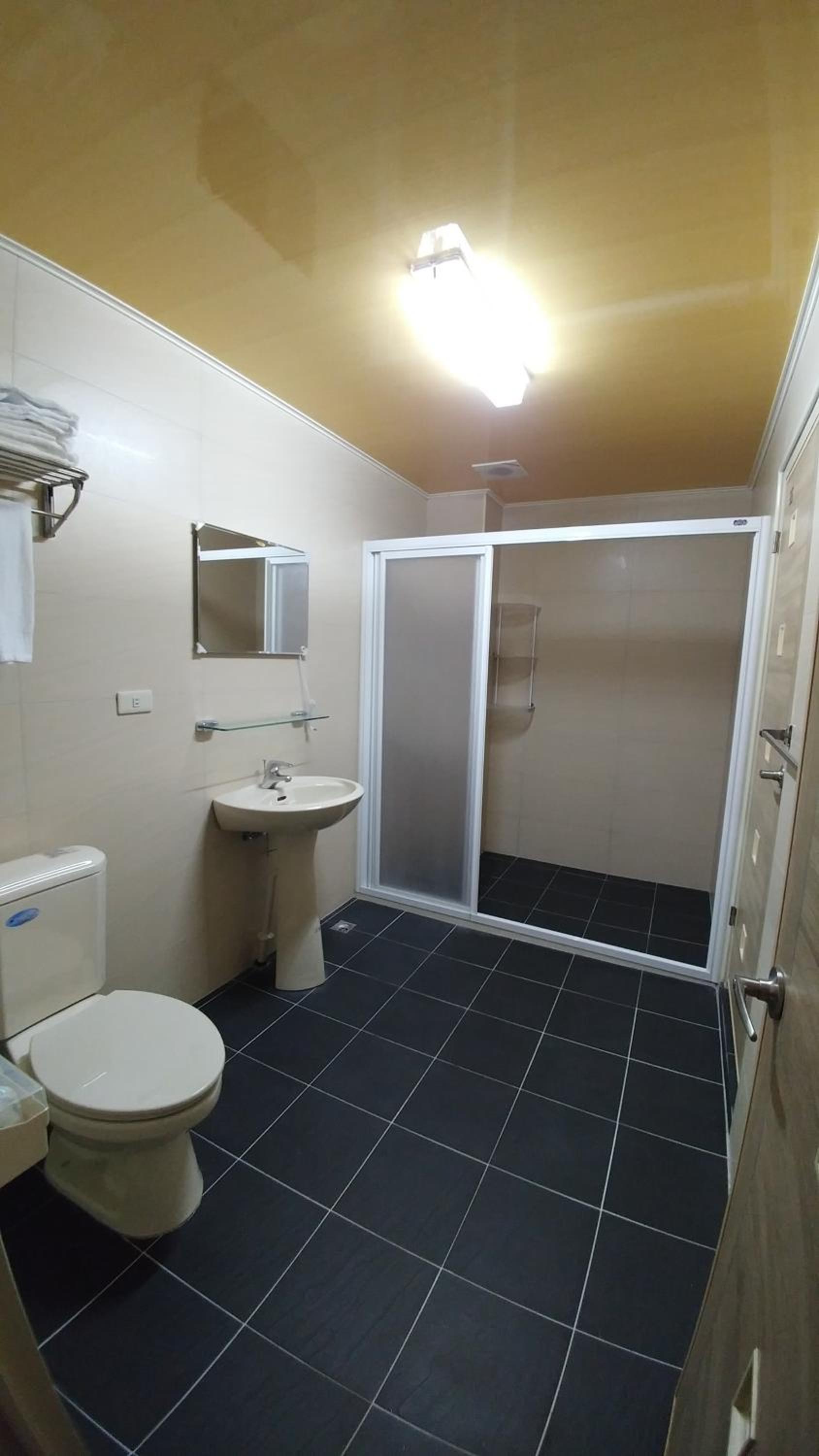 Quadruple Room with Private Bathroom photo 2