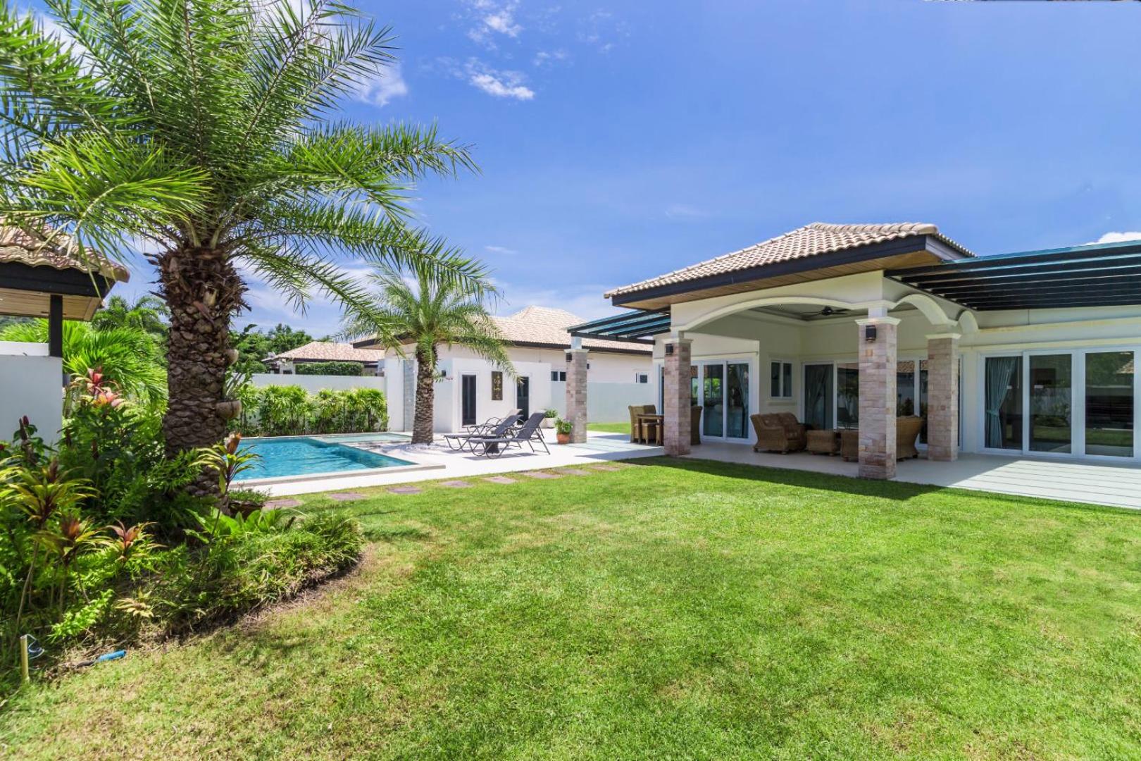 Three-Bedroom Villa with Private Pool photo 3