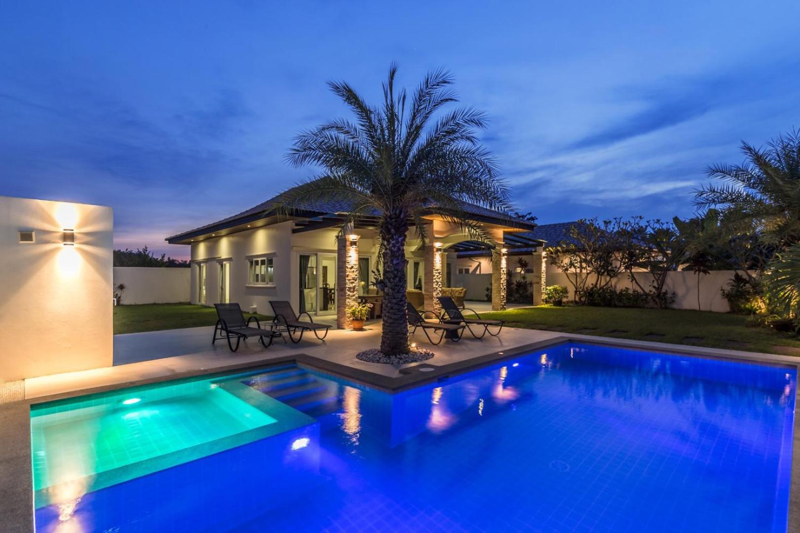 Three-Bedroom Villa with Private Pool photo 2