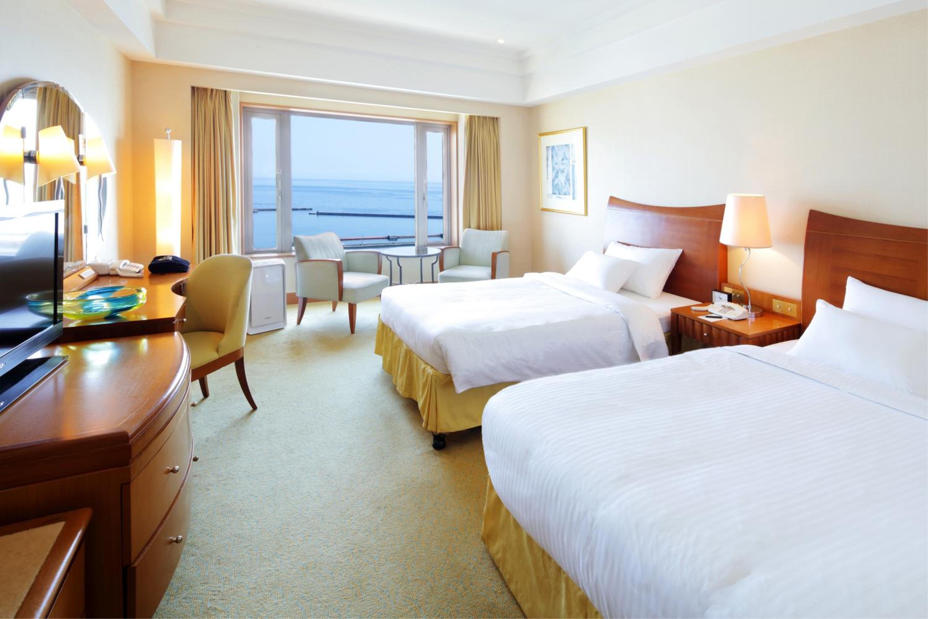 【Late Check In after 18:00】Deluxe Twin Room with Ocean View - Non-Smoking - Photo 2
