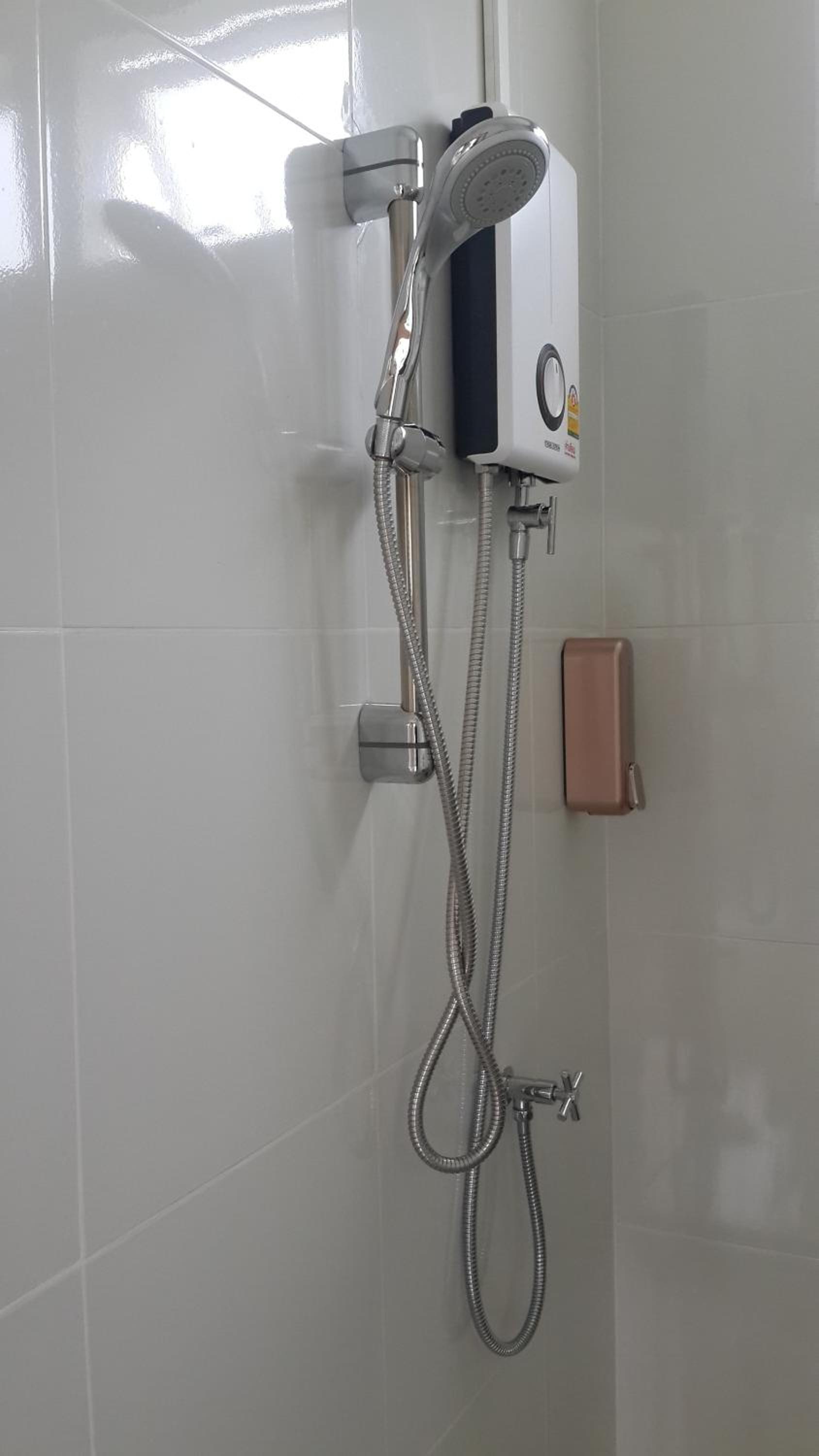 Twin Room - Photo 3