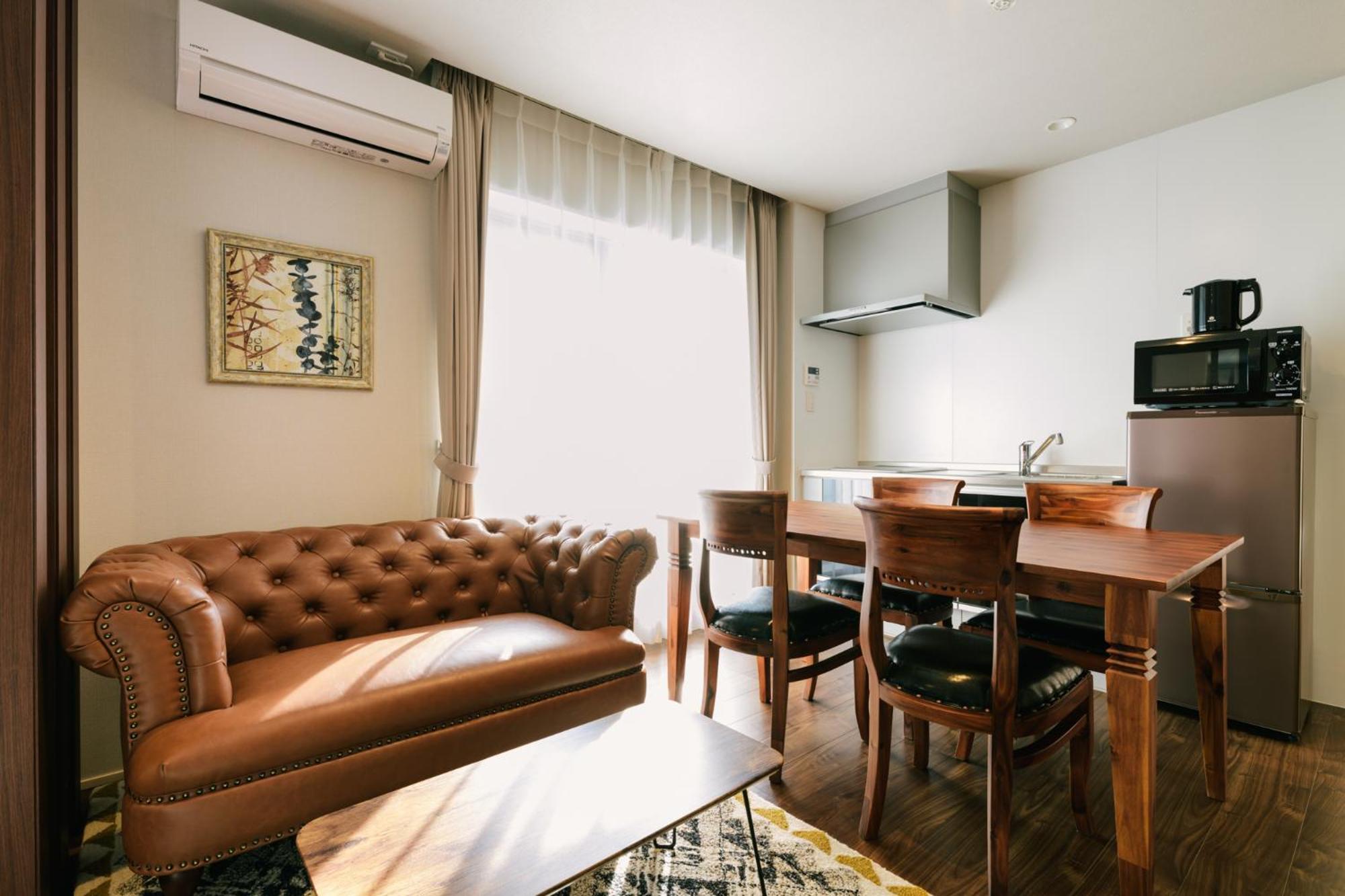 Deluxe Family Suite - Photo 4