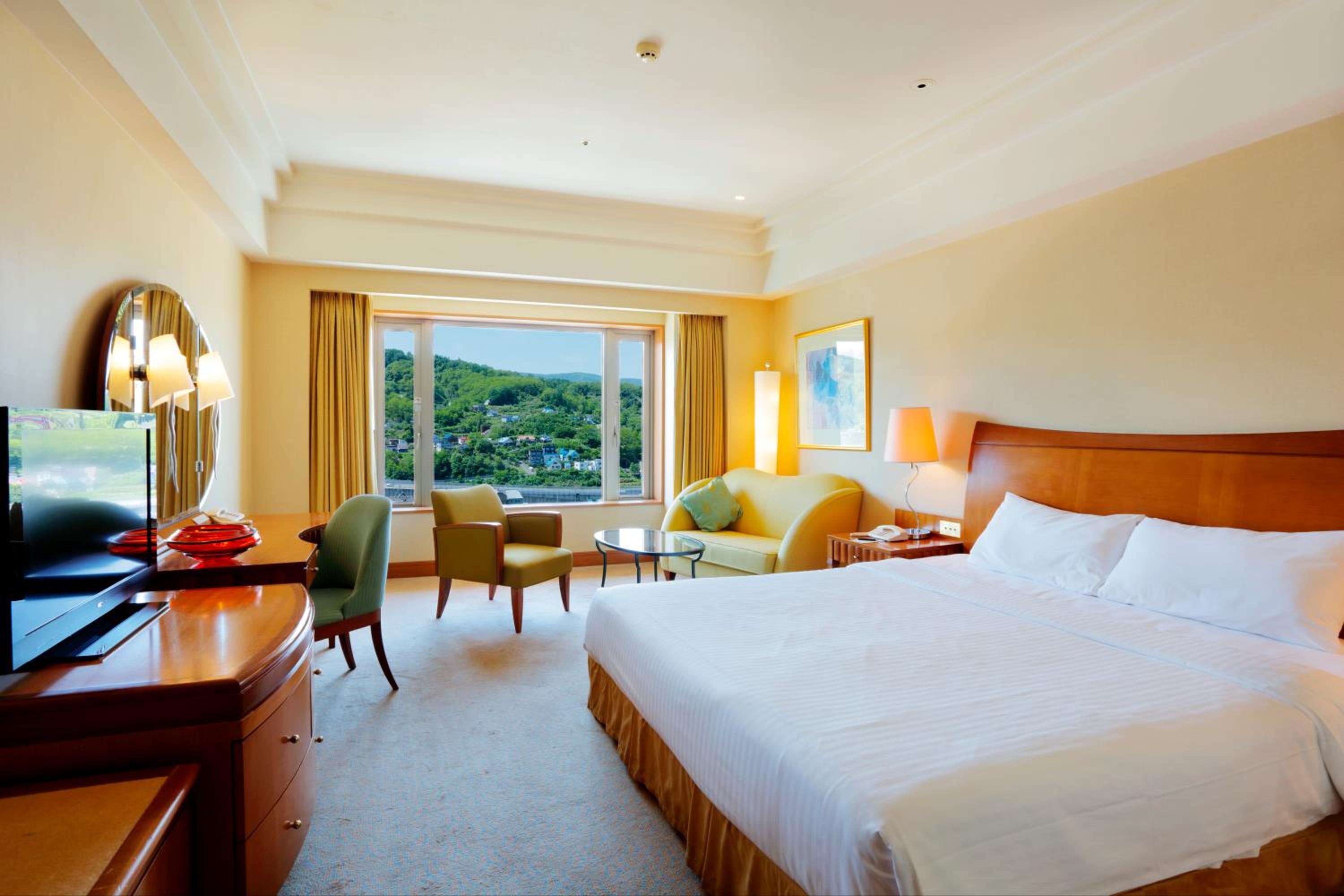 Superior Double Room with Mountain View - Non-Smoking - Photo 1