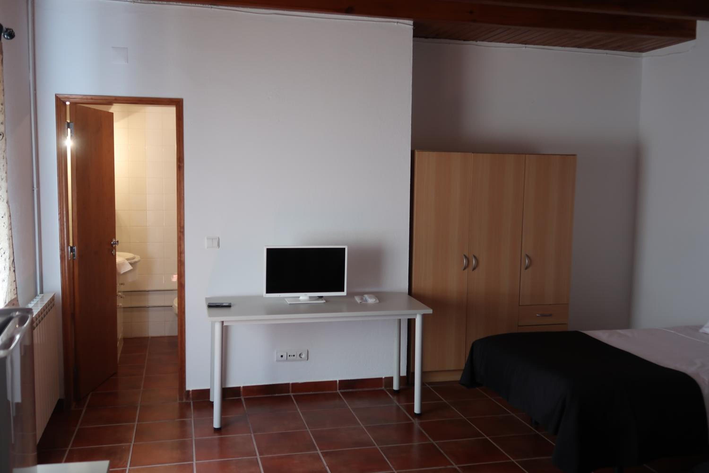 Double or Twin Room - Photo 1
