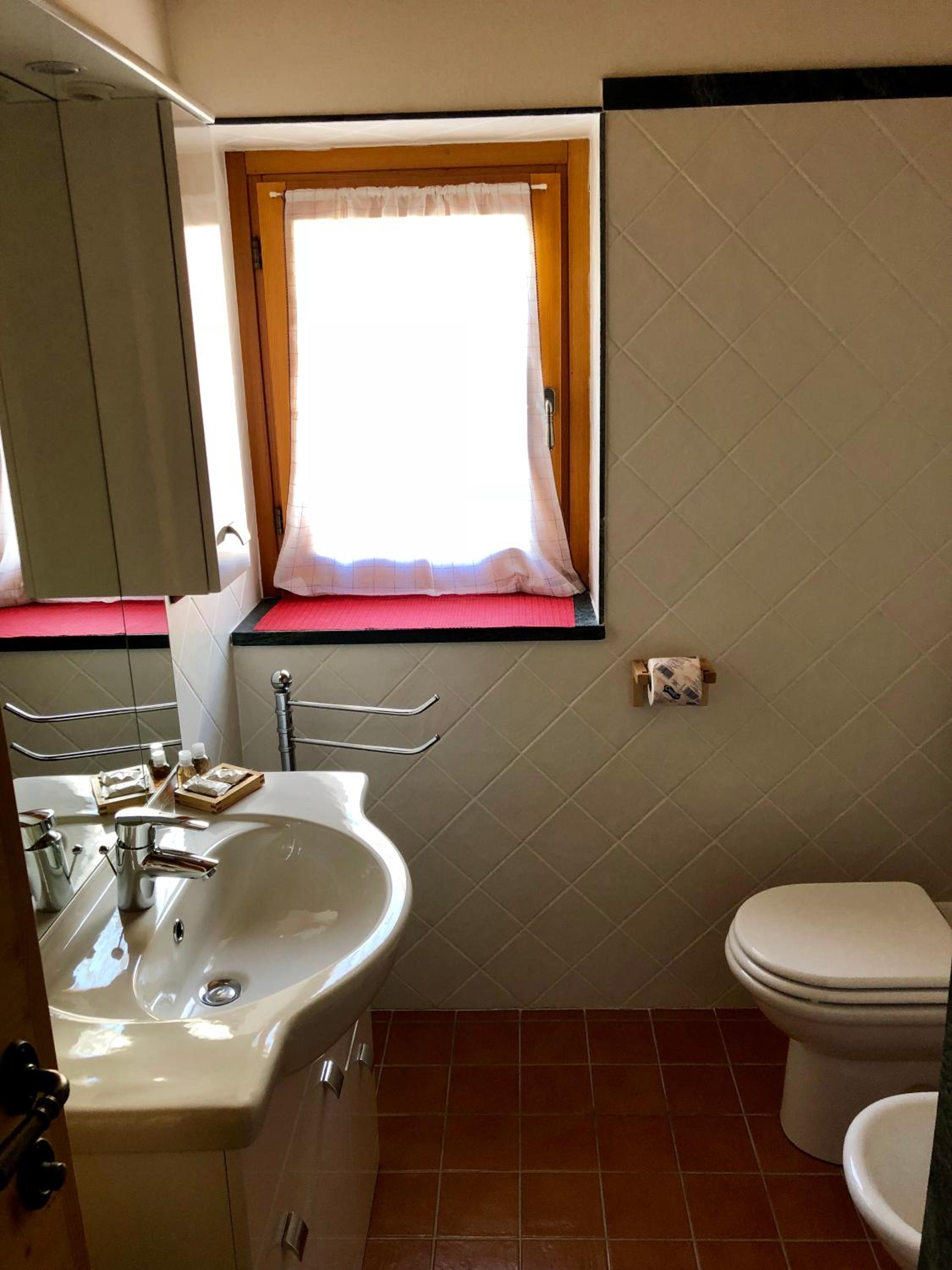 Double Room - Photo 4