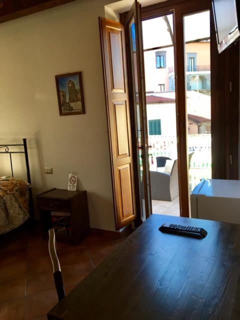 Triple Room with Private Bathroom - Photo 1