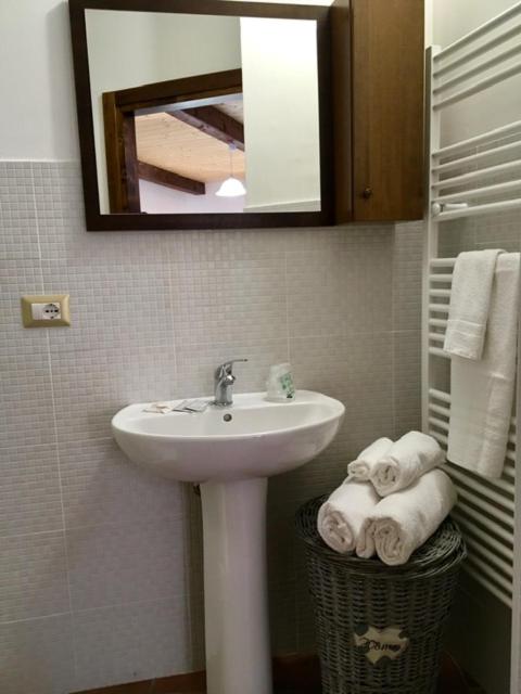 Triple Room with Private Bathroom - Photo 9