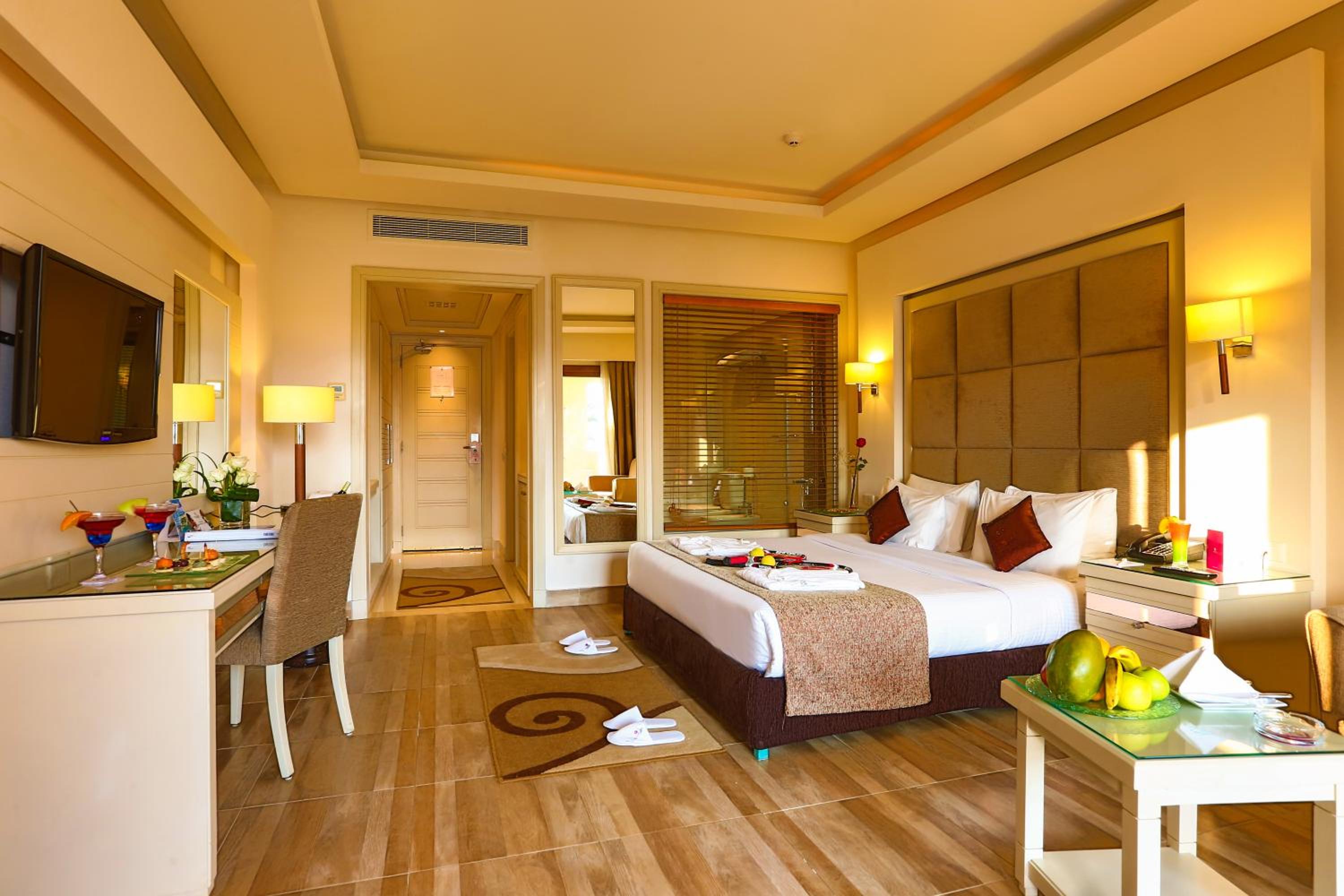 Deluxe Double Room with Sea View photo 2