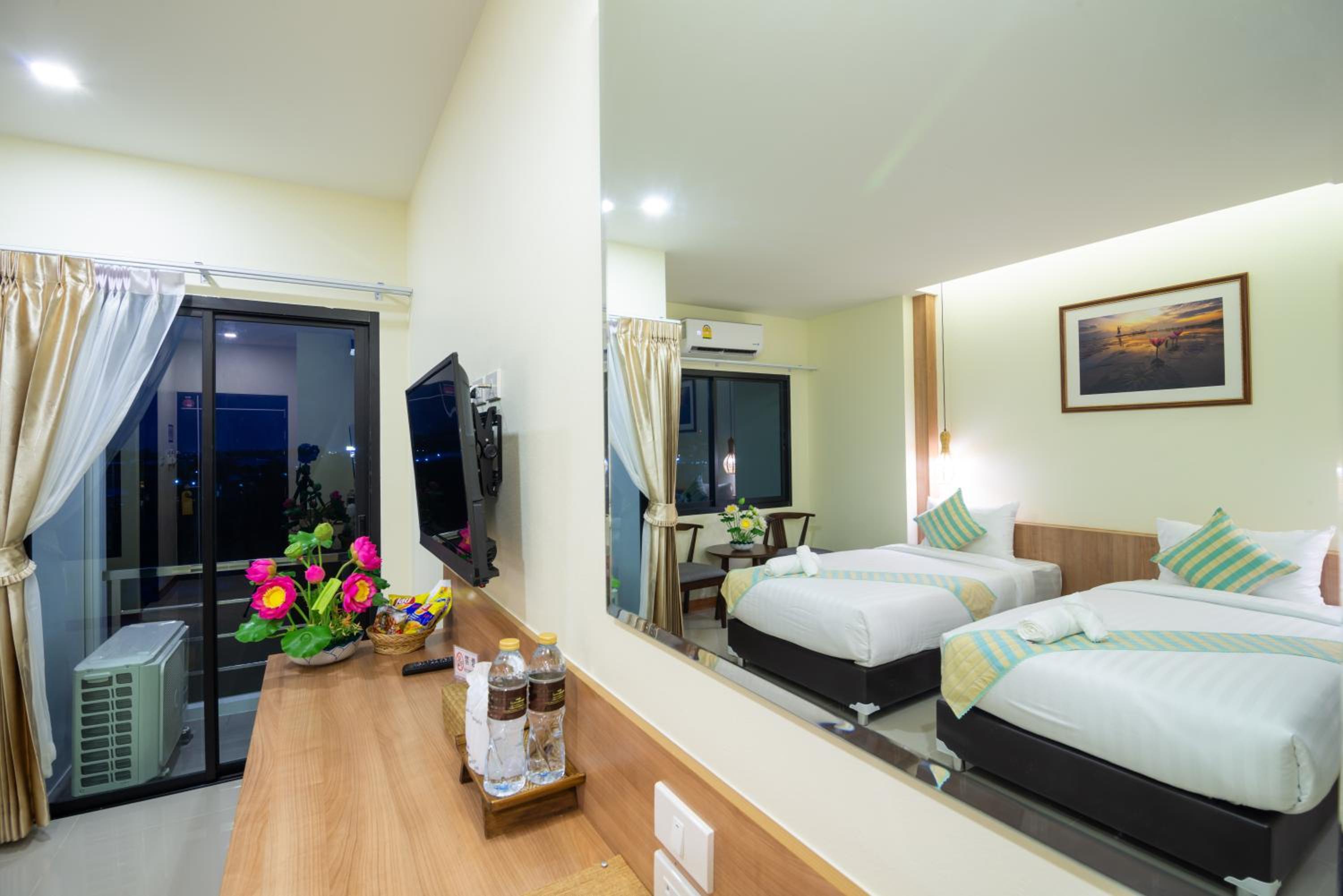 Superior Twin Room - Photo 4