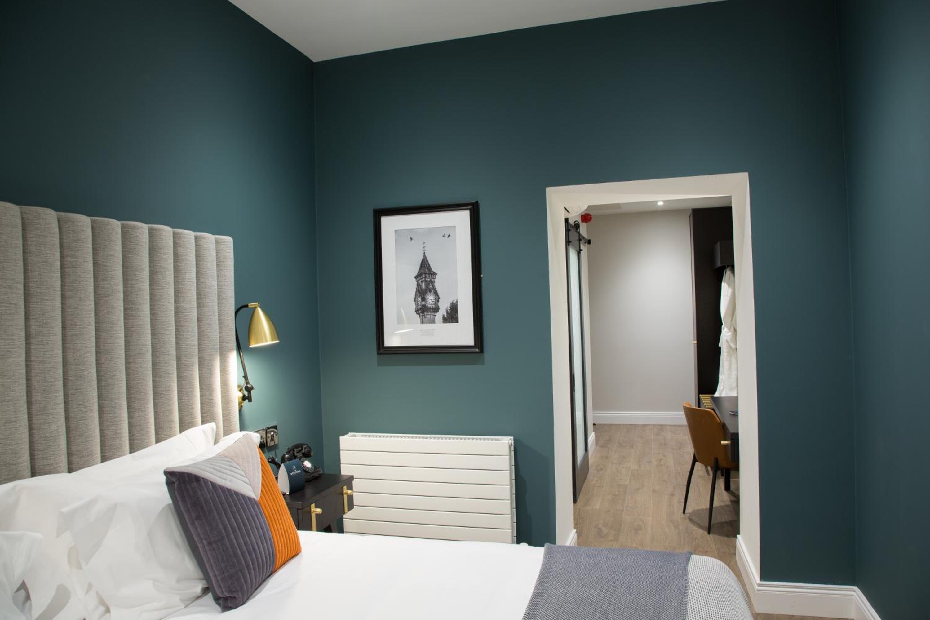 Executive King Room - Photo 9