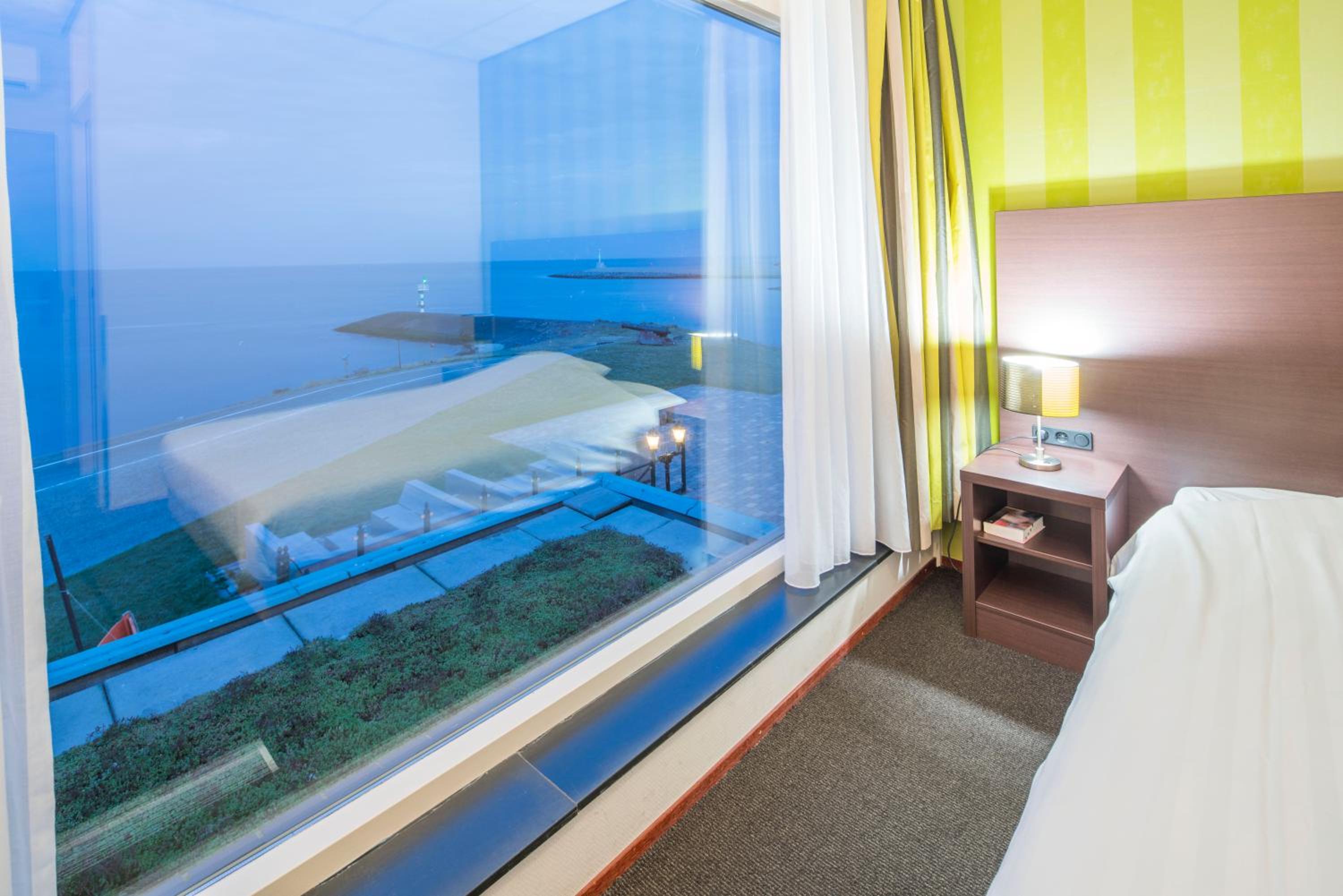 Deluxe Double Room with Sea View photo 2