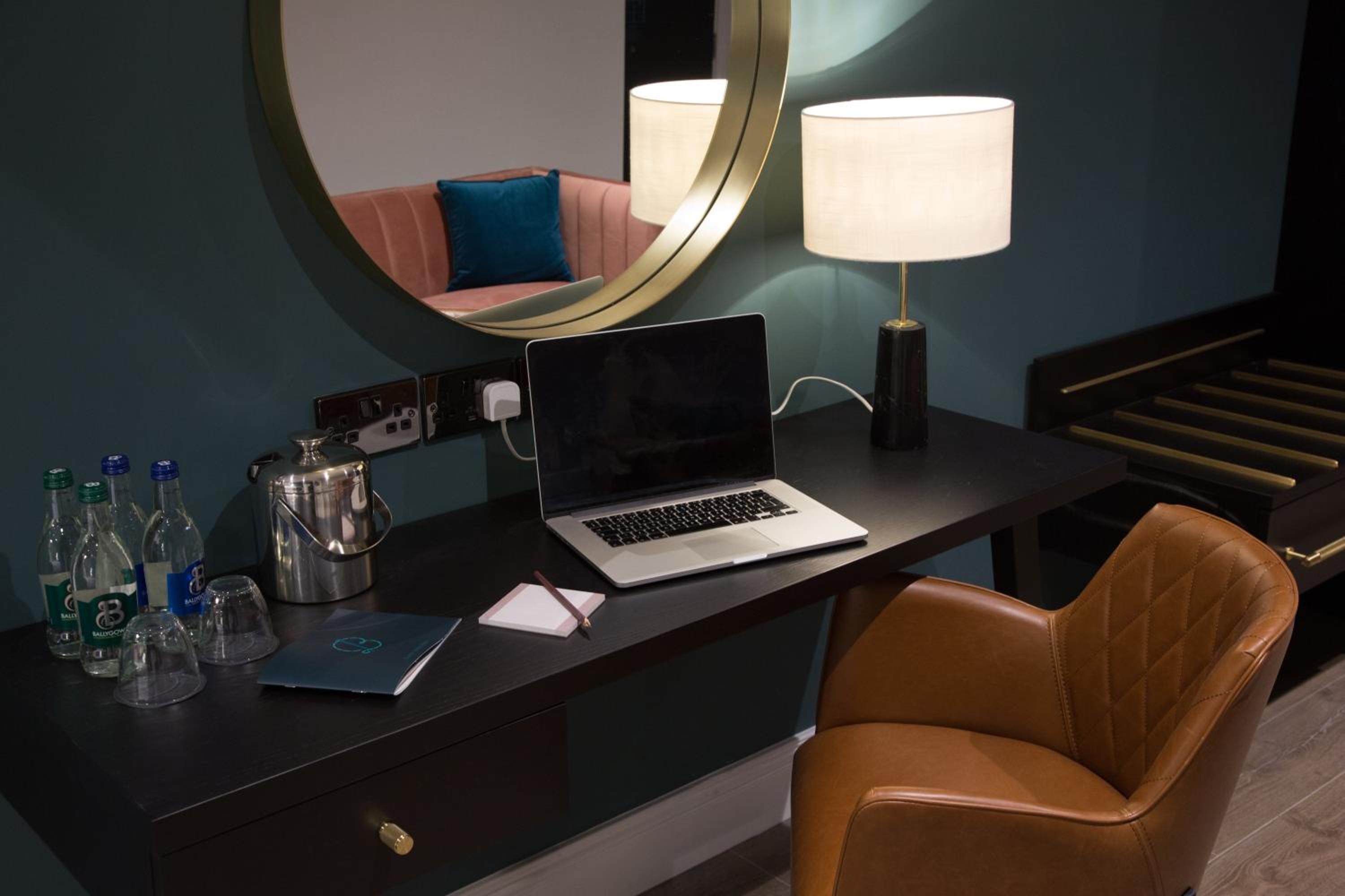 King Suite (accessible) - Photo 3