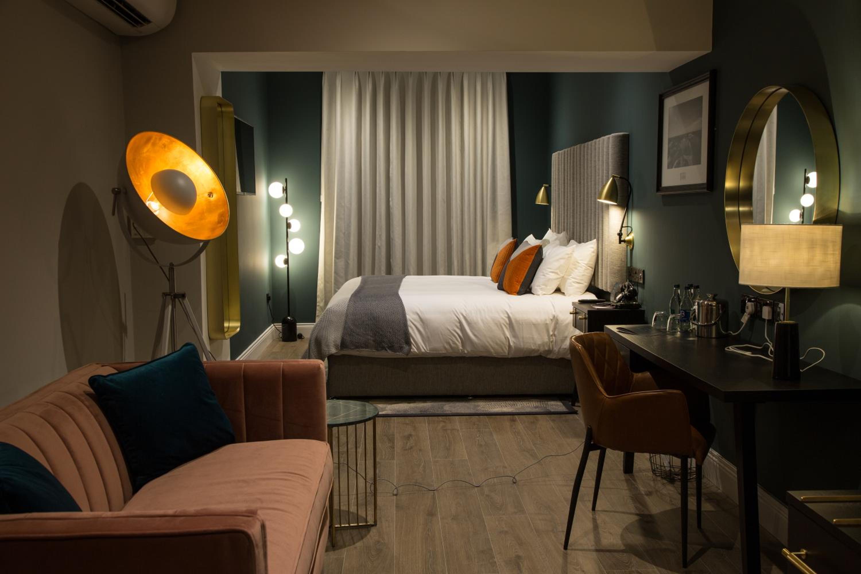 King Suite (accessible) - Photo 6