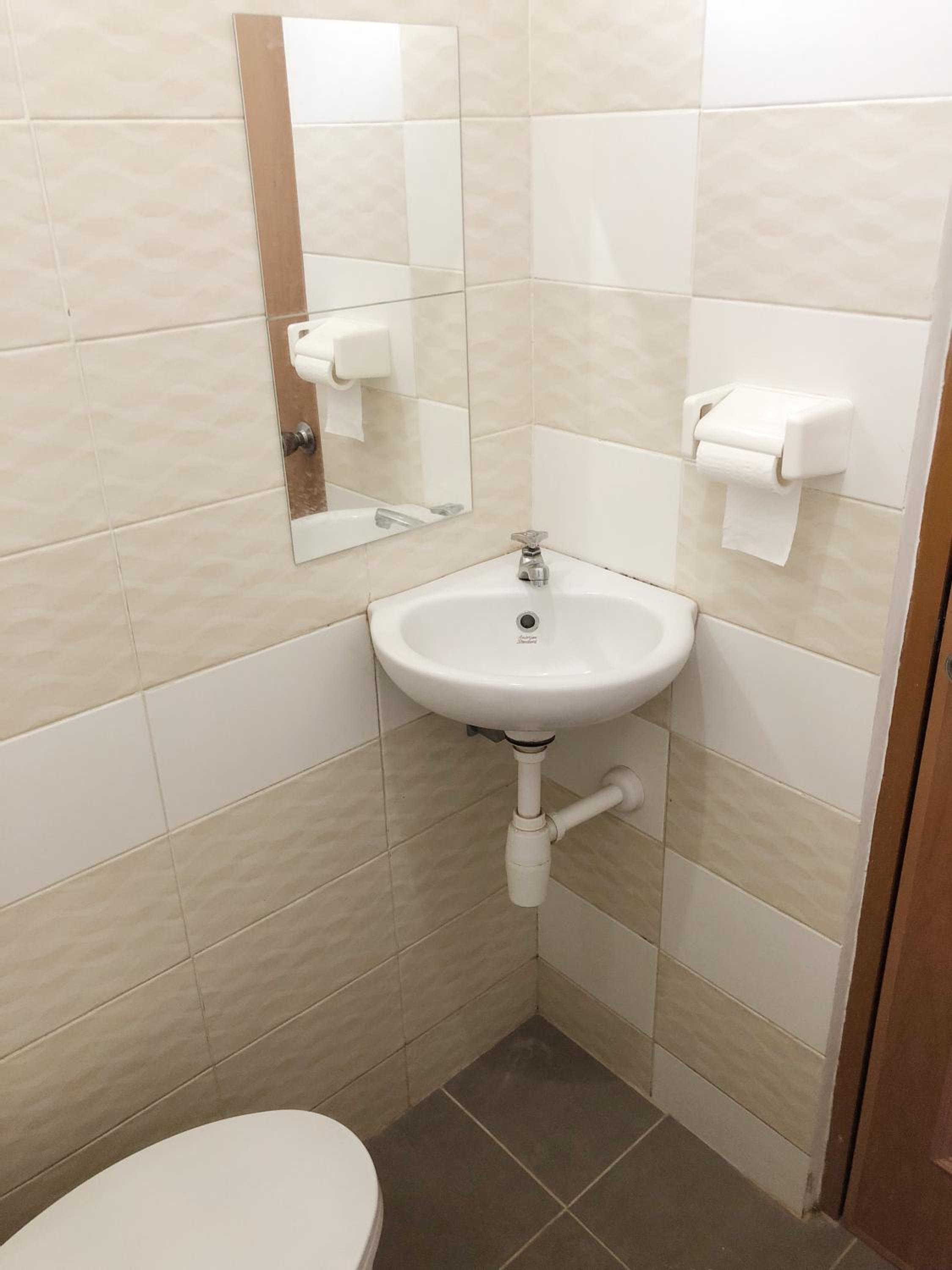 Deluxe Double Room (2 Adults + 1 Child) - Photo 2