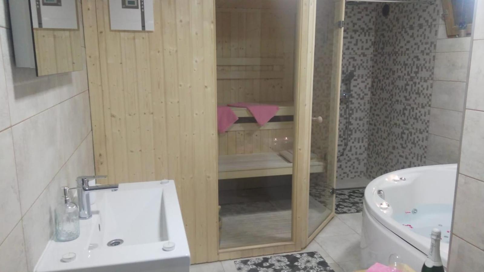 Apartment - Photo 43