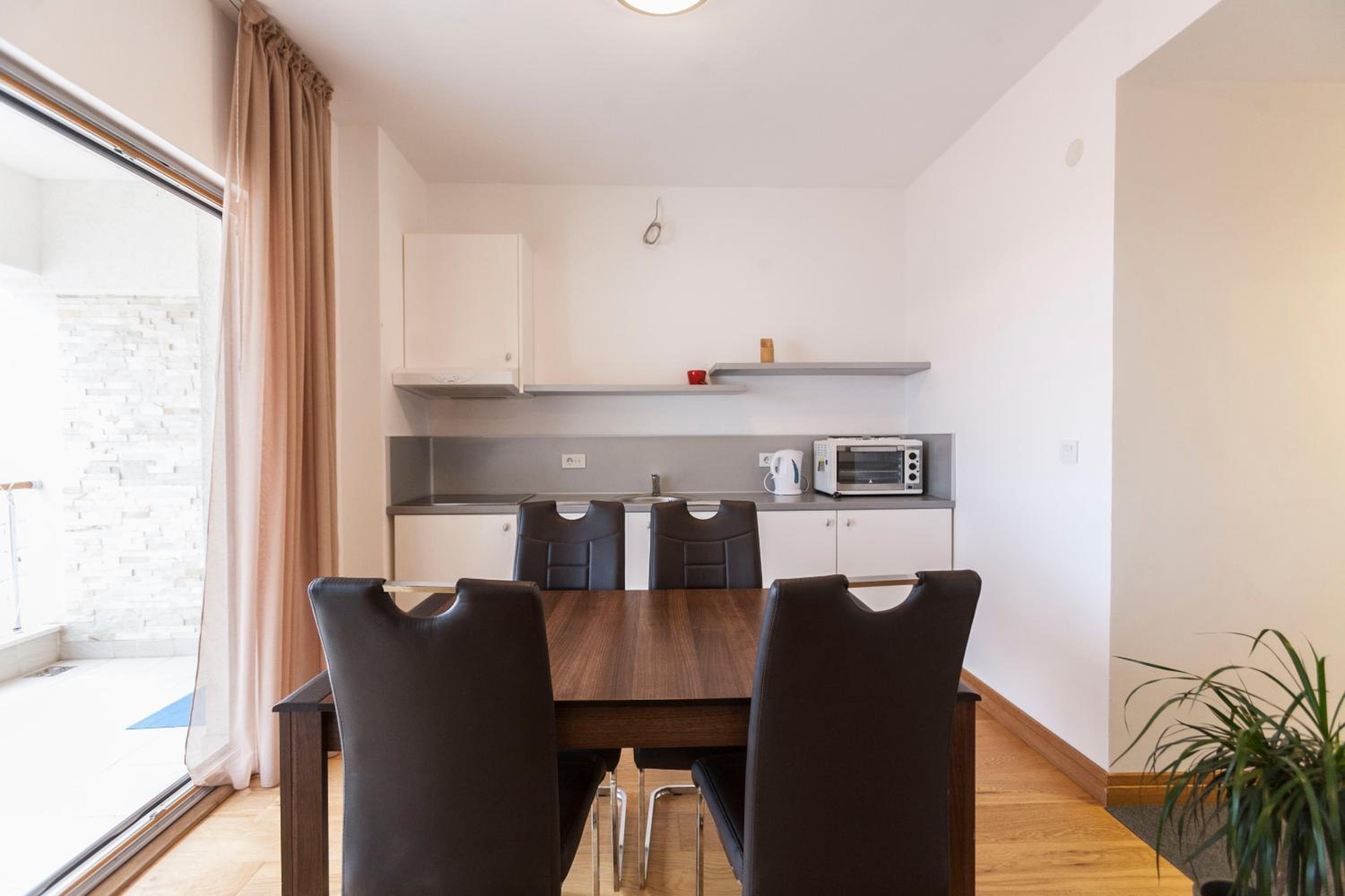 Apartment with Terrace and Sea View photo 2