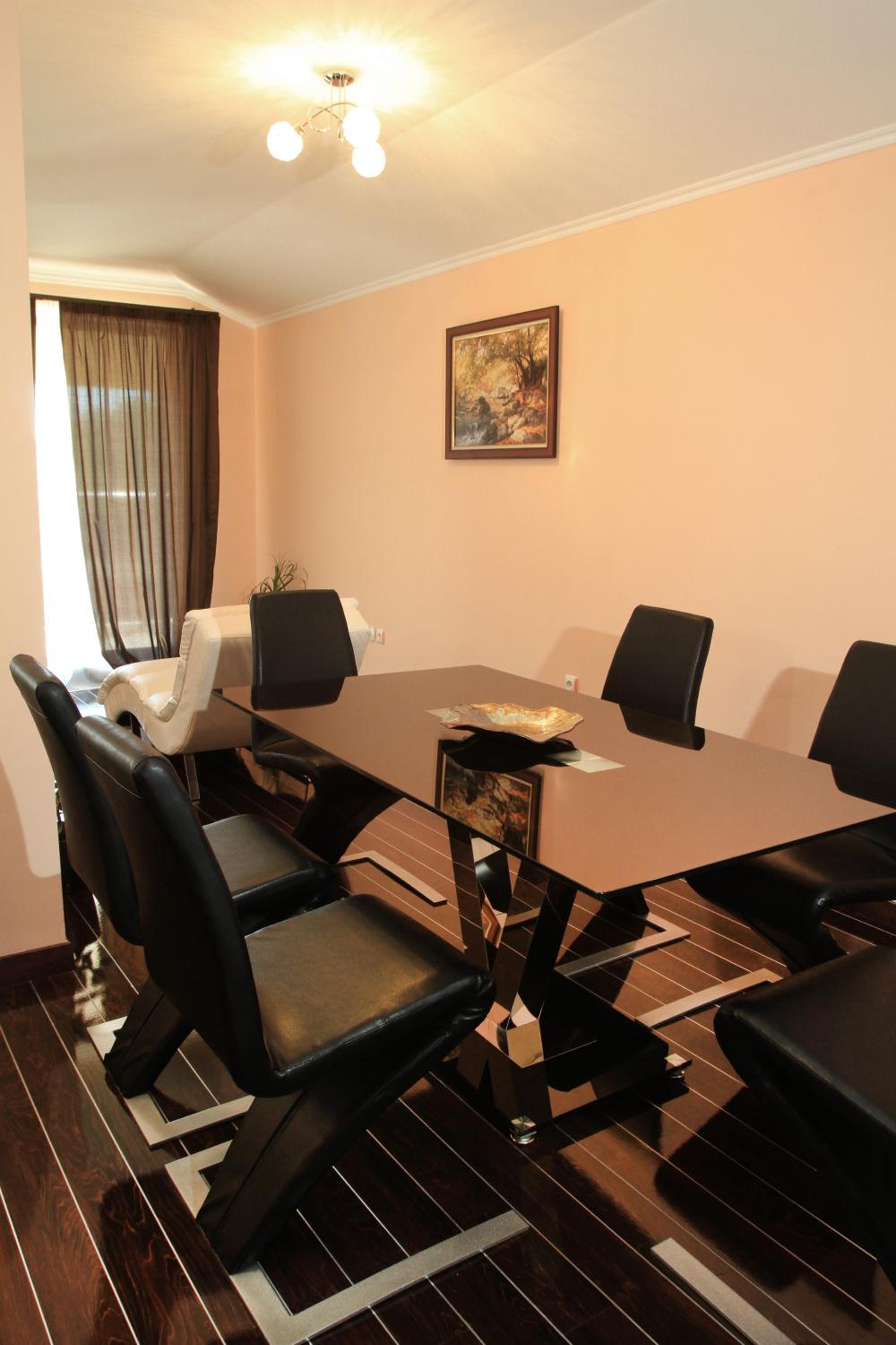  Executive One-Bedroom Apartment 