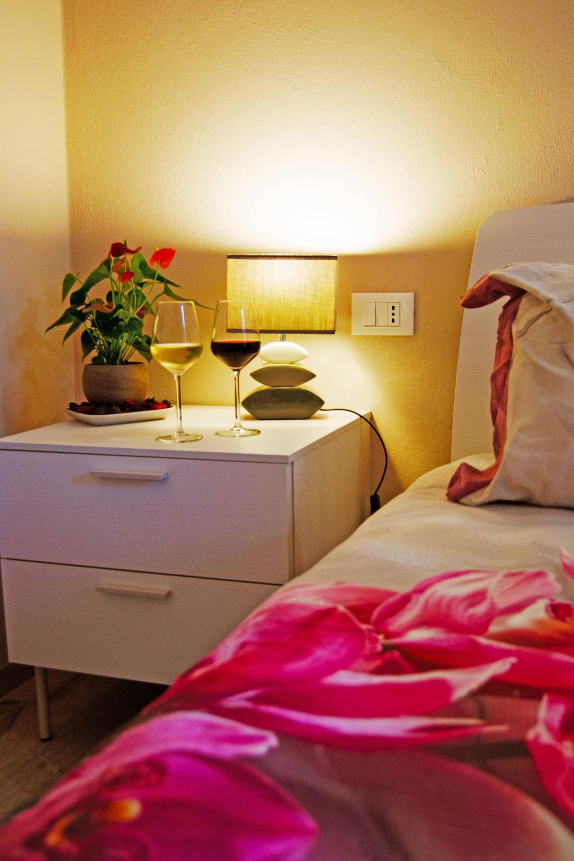 Double Room with Balcony - Photo 27
