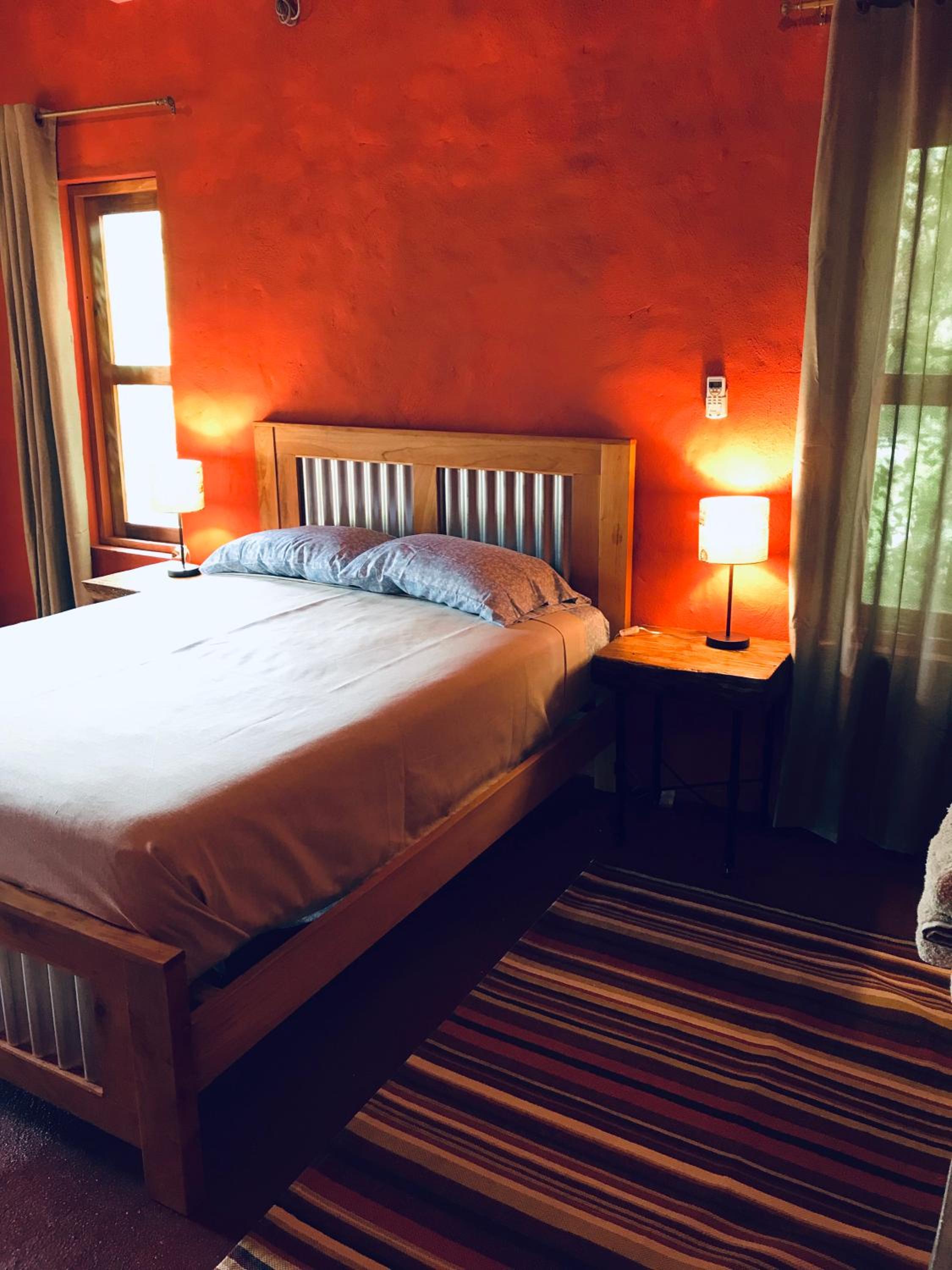Queen Room photo 2