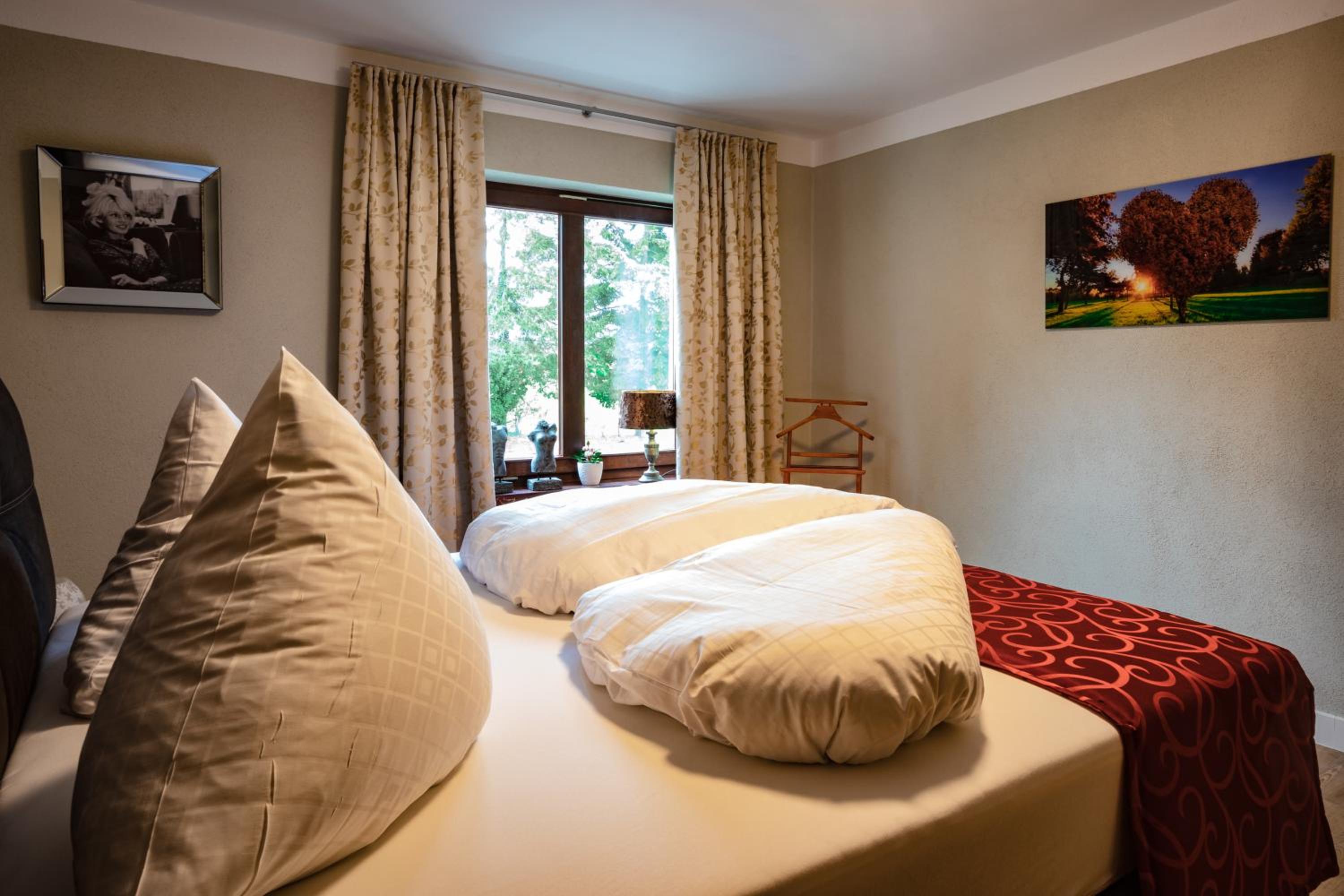 Deluxe Junior Suite photo 3
