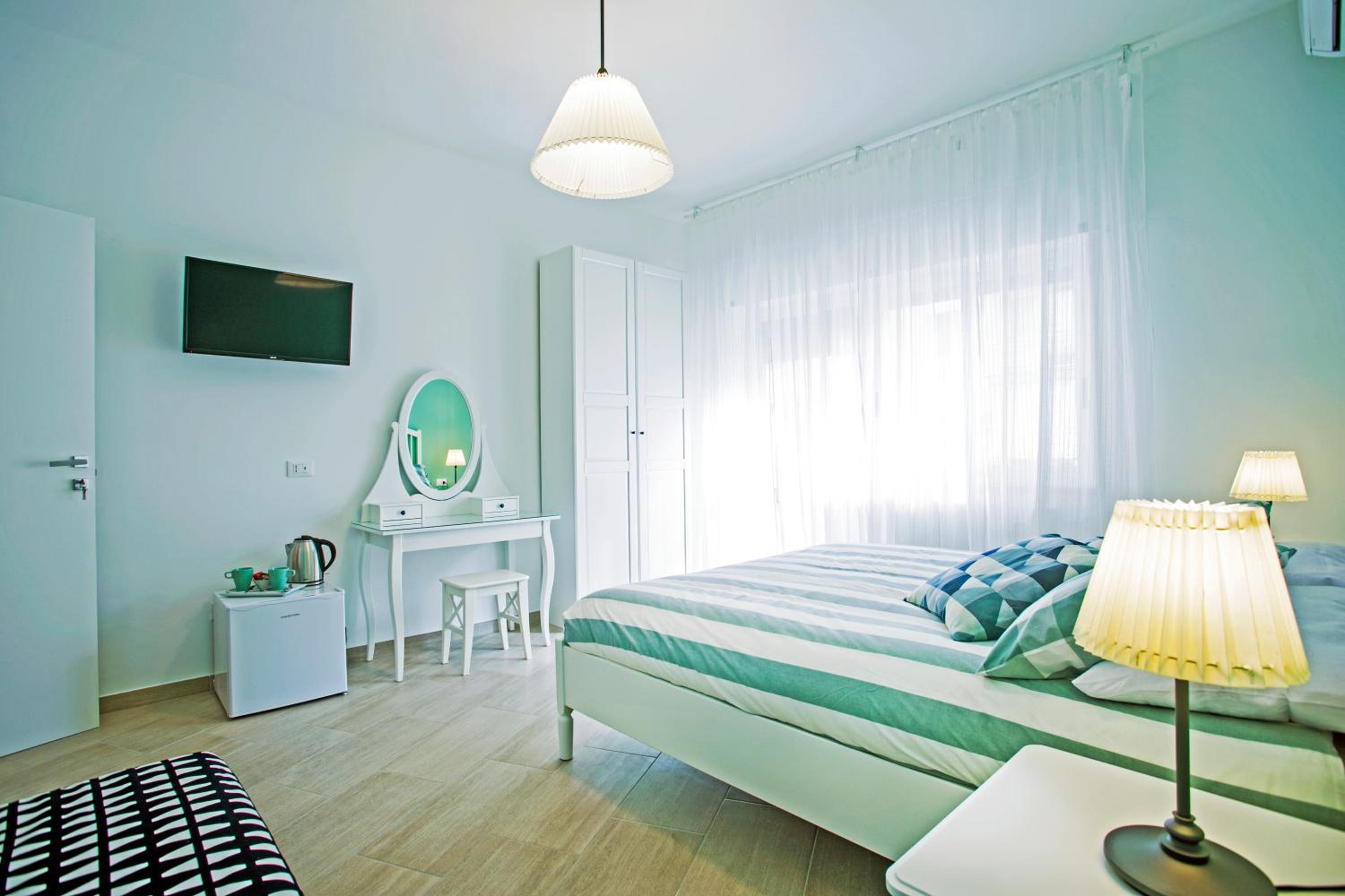 Deluxe Room (2 Adults + 1 Child) photo 1