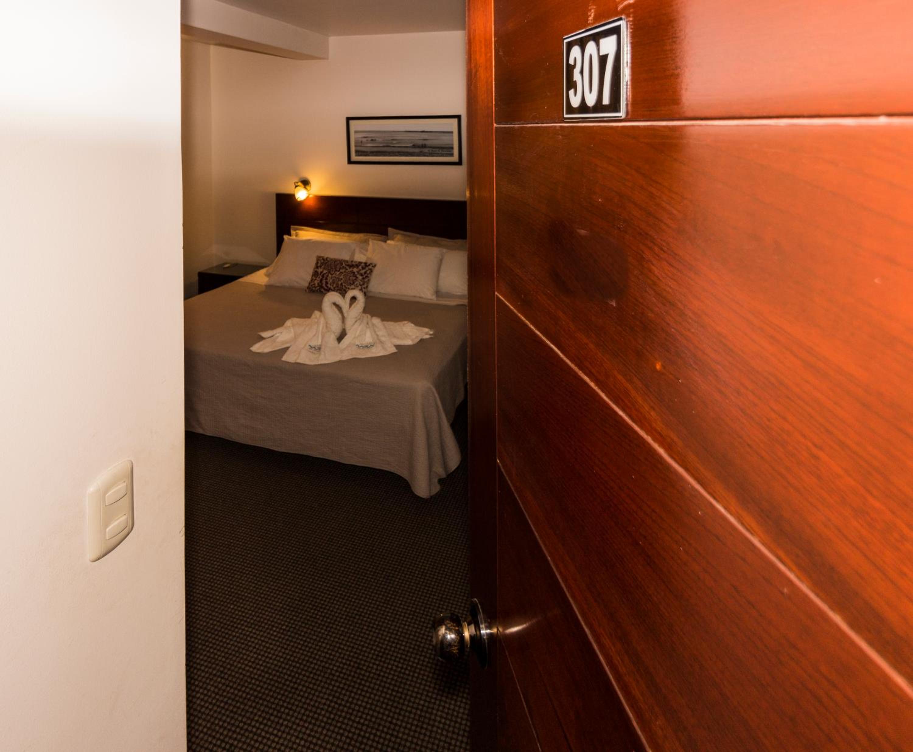 Queen Room photo 3