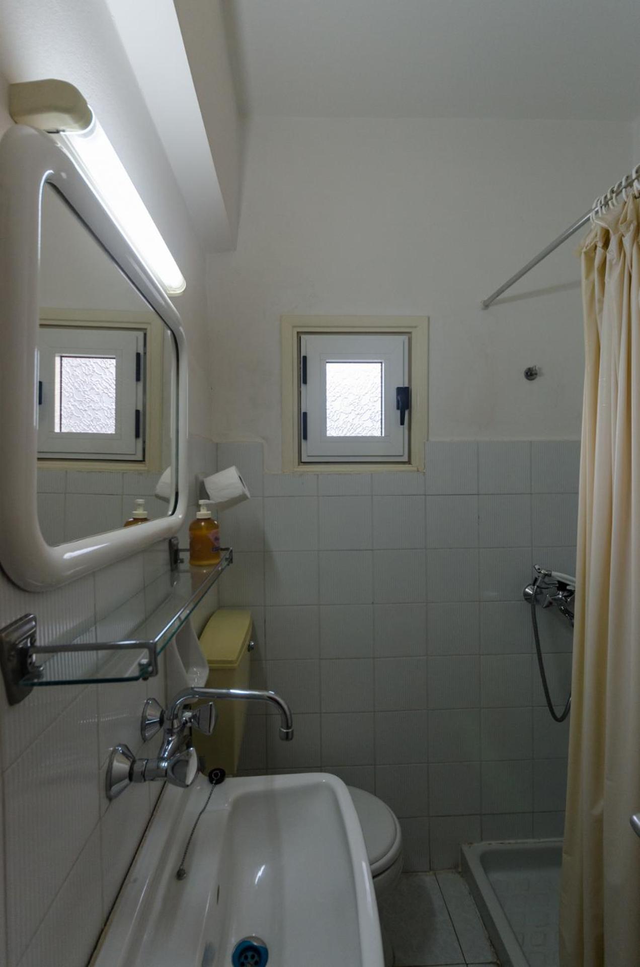 Classic Quadruple Room photo 2