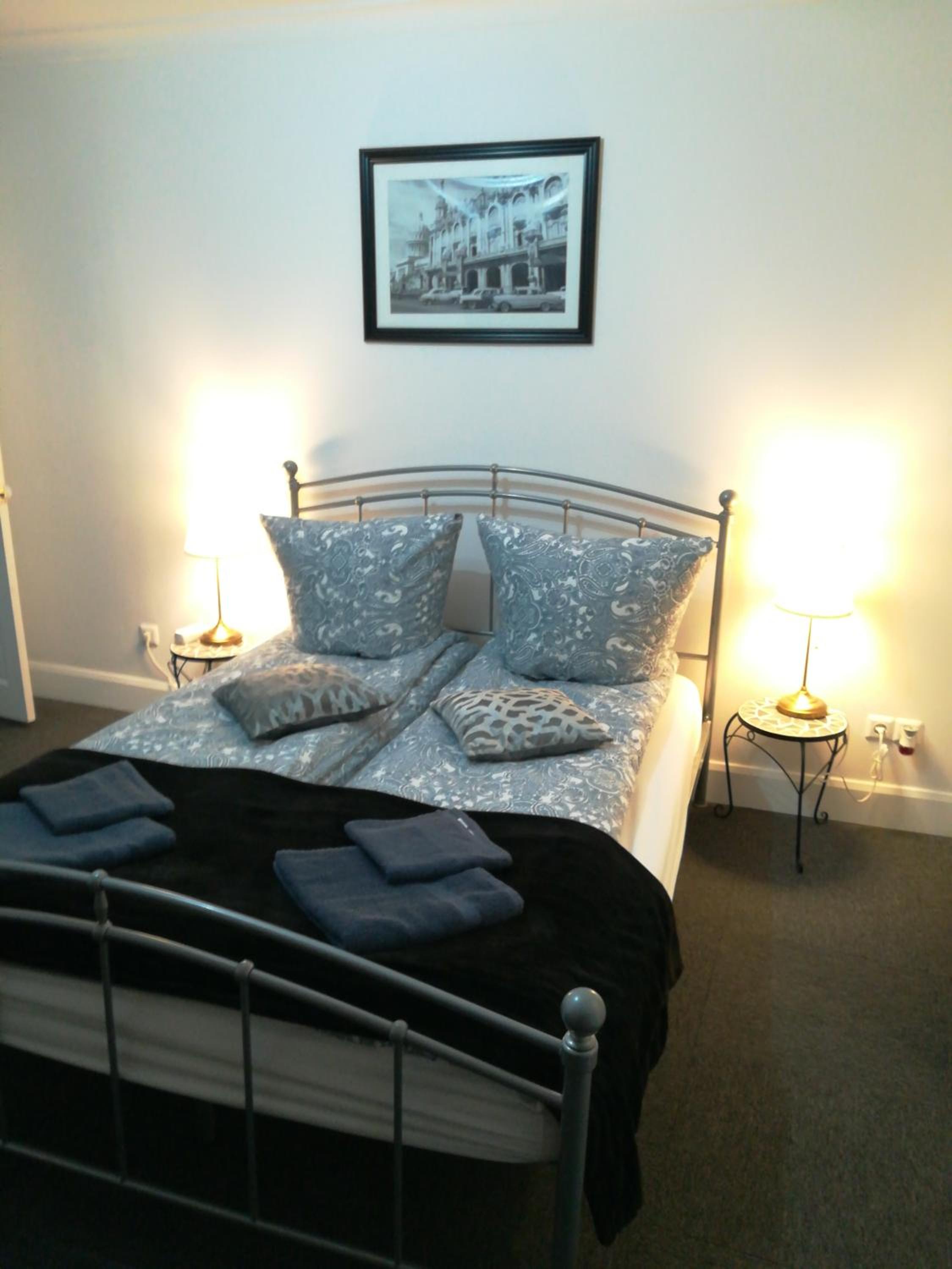 Double Room with Private Bathroom - Photo 7