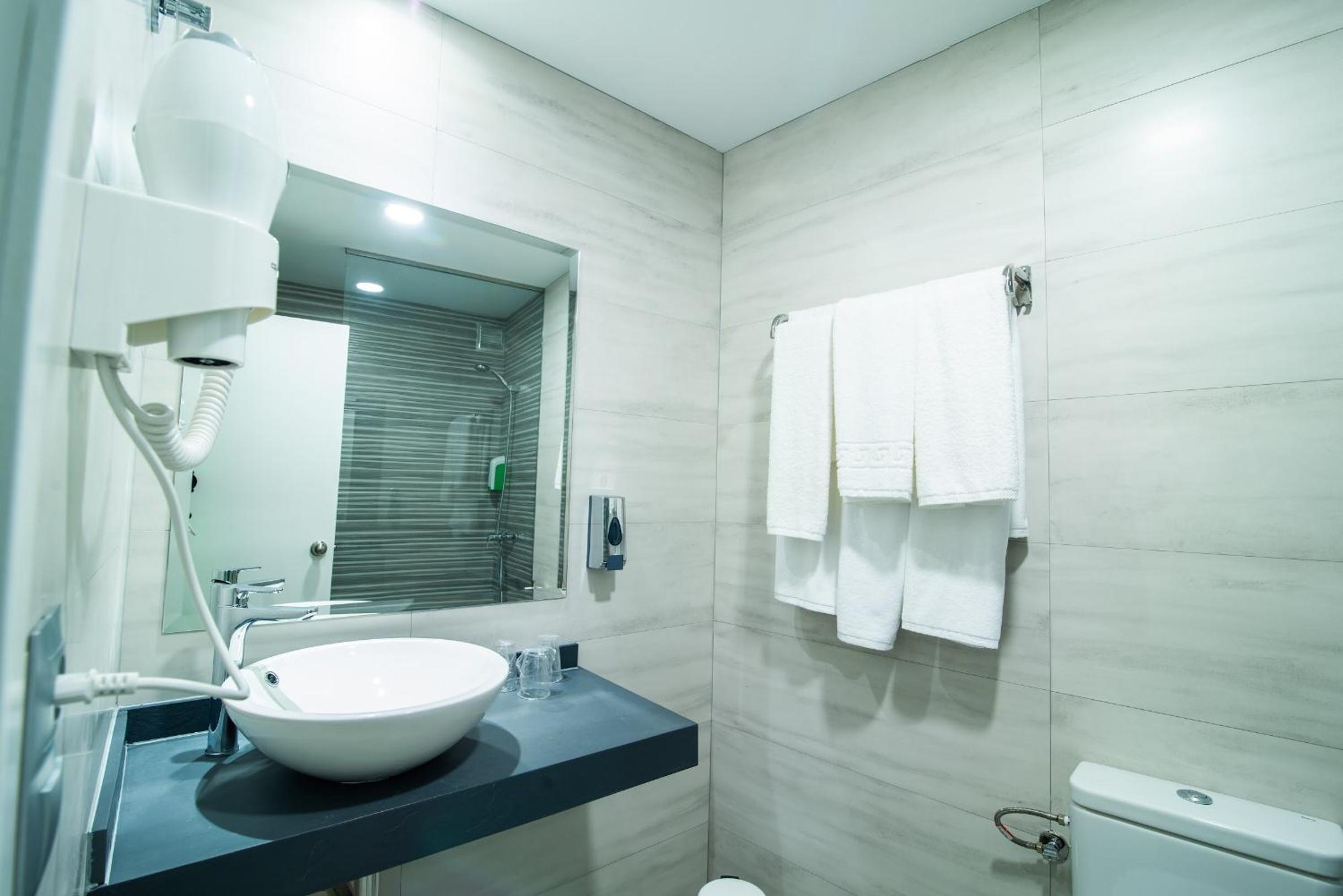 Standard Double Room - Photo 5