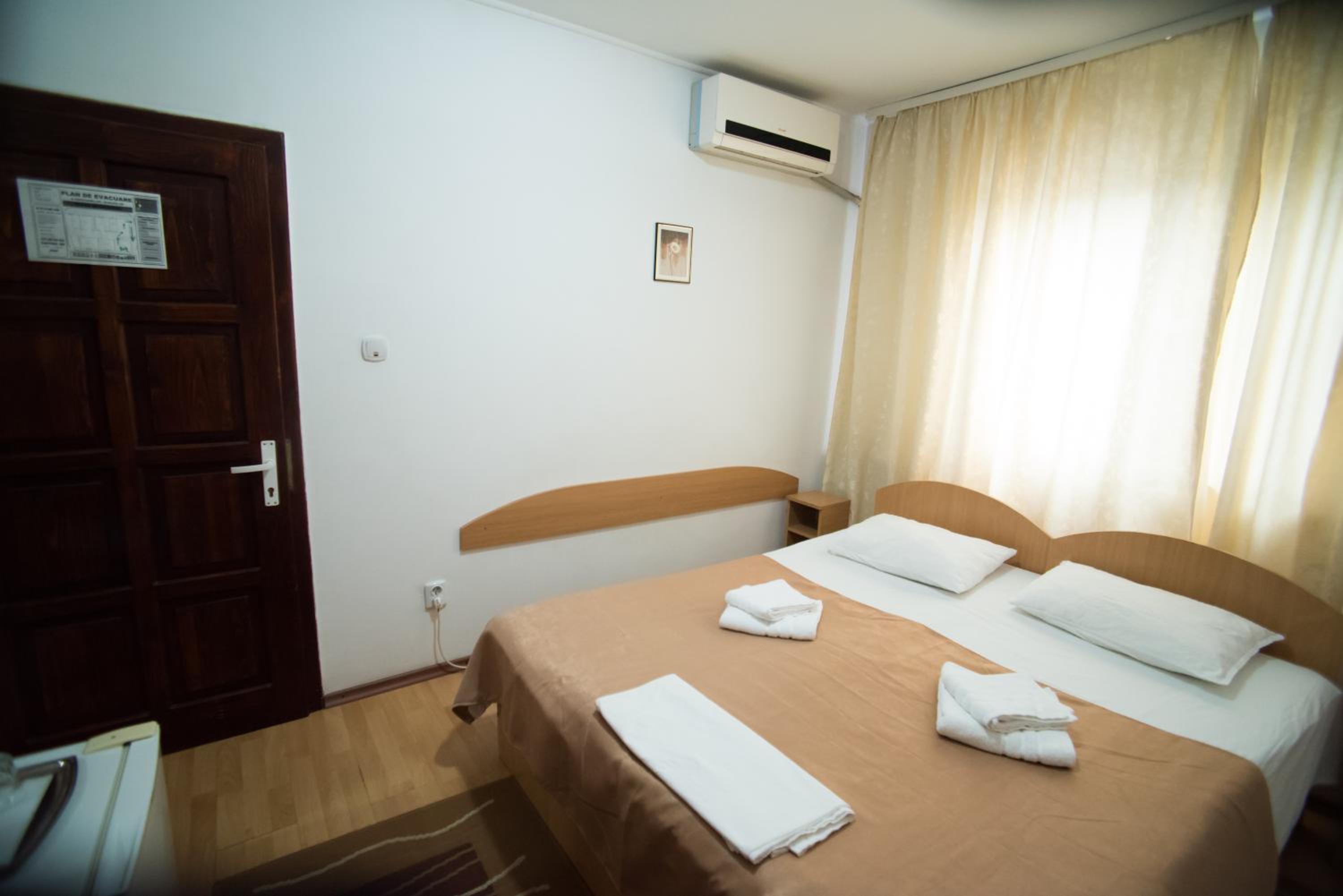Standard Double Room photo 3
