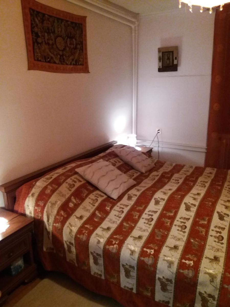 Large Double Room with Shared Bathroom photo 1