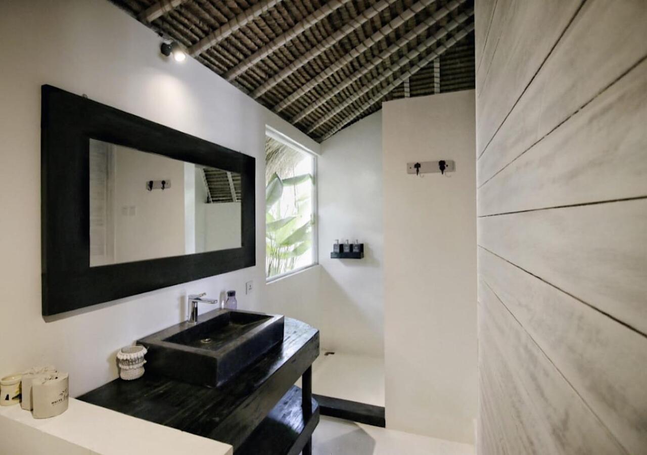 Double Room with Pool View - Photo 7