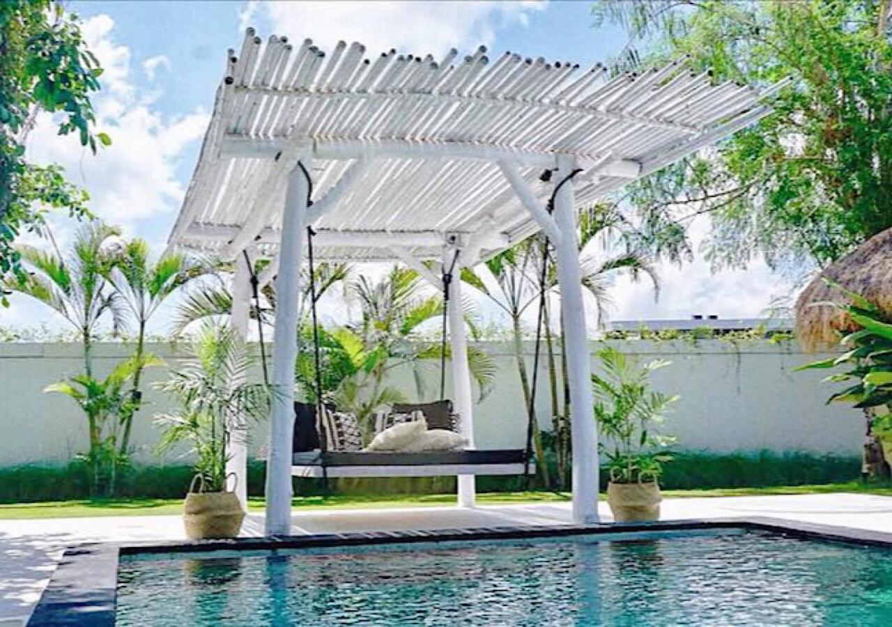 Double Room with Pool View - Photo 2