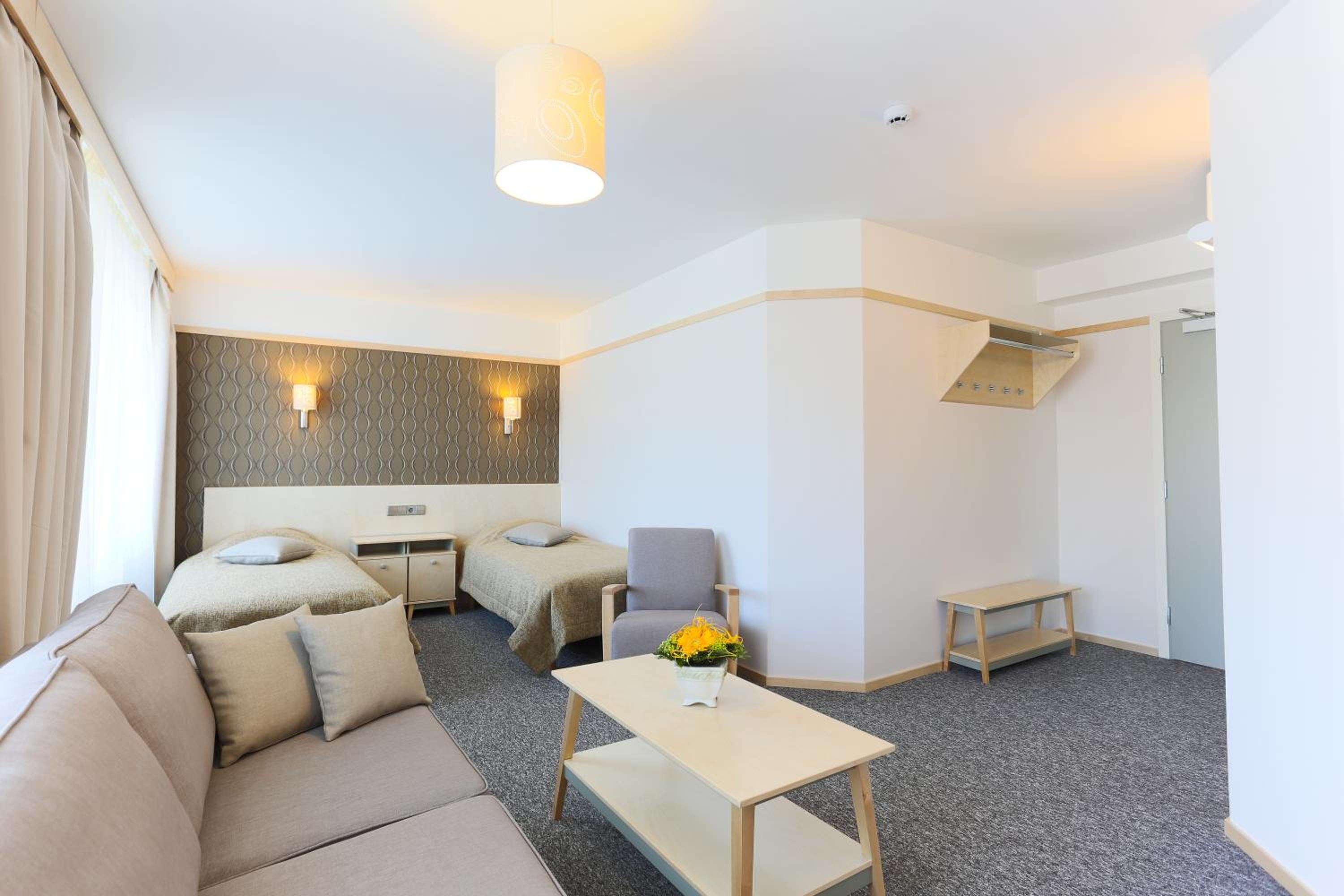 Family Room - Photo 4