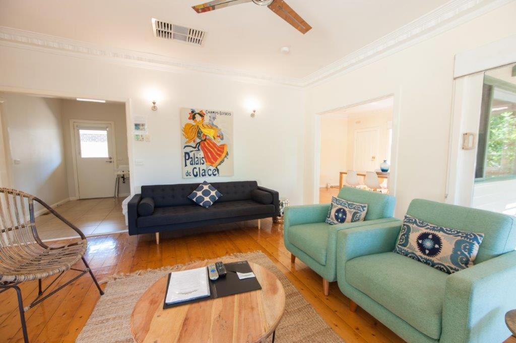 Three-Bedroom House photo 2