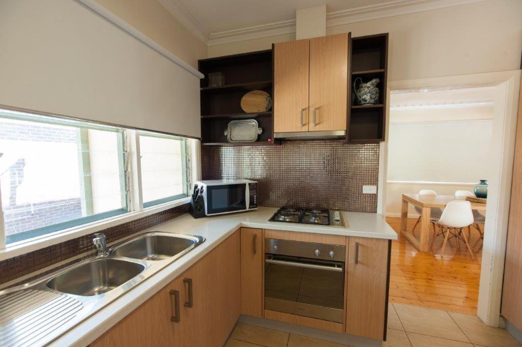 Three-Bedroom House photo 3