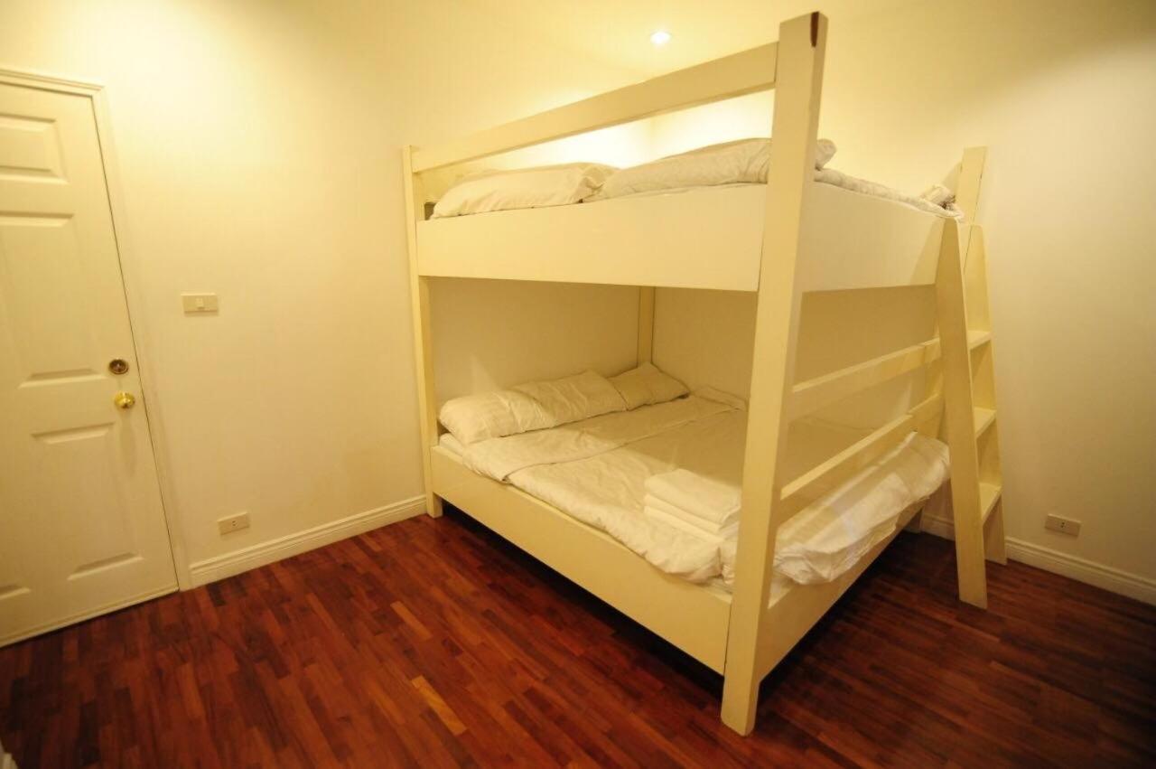 Four-Bedroom House photo 1