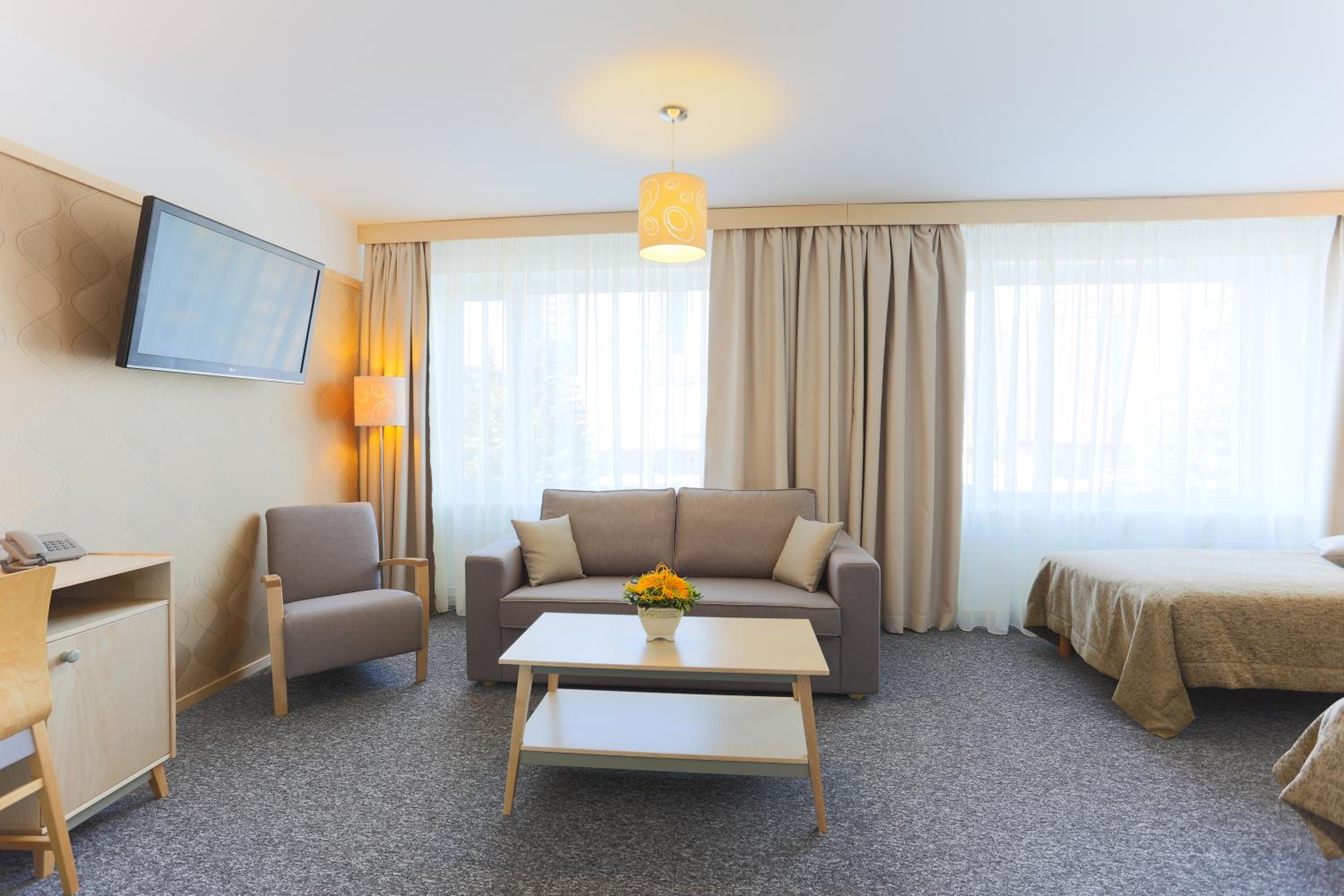 Family Room - Photo 17