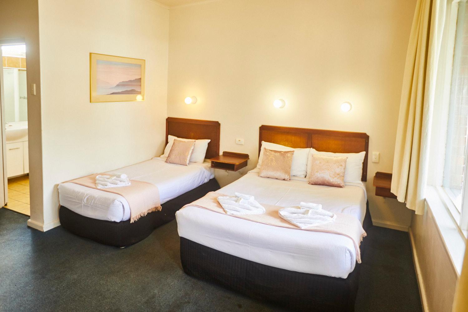 Deluxe Triple Room photo 3