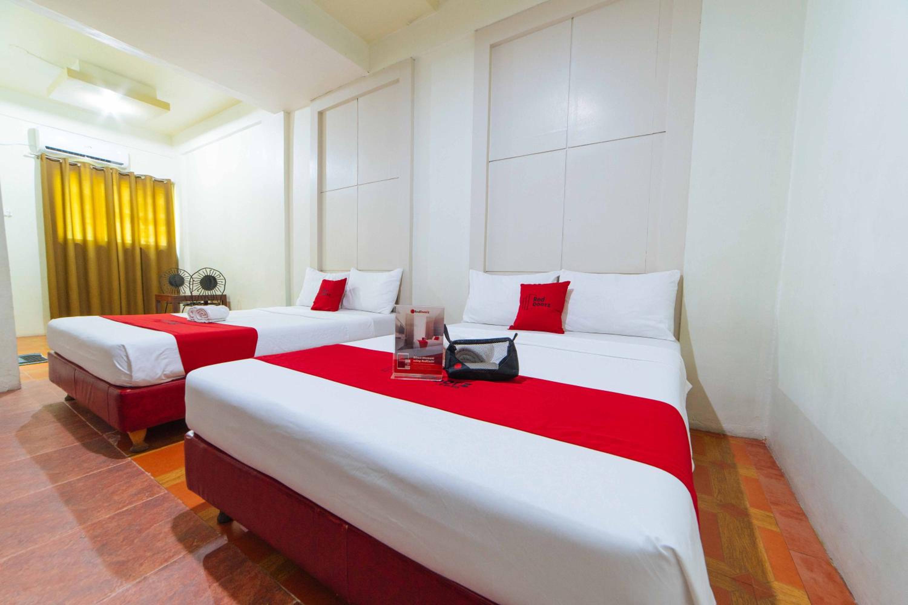 Family Room - Photo 1